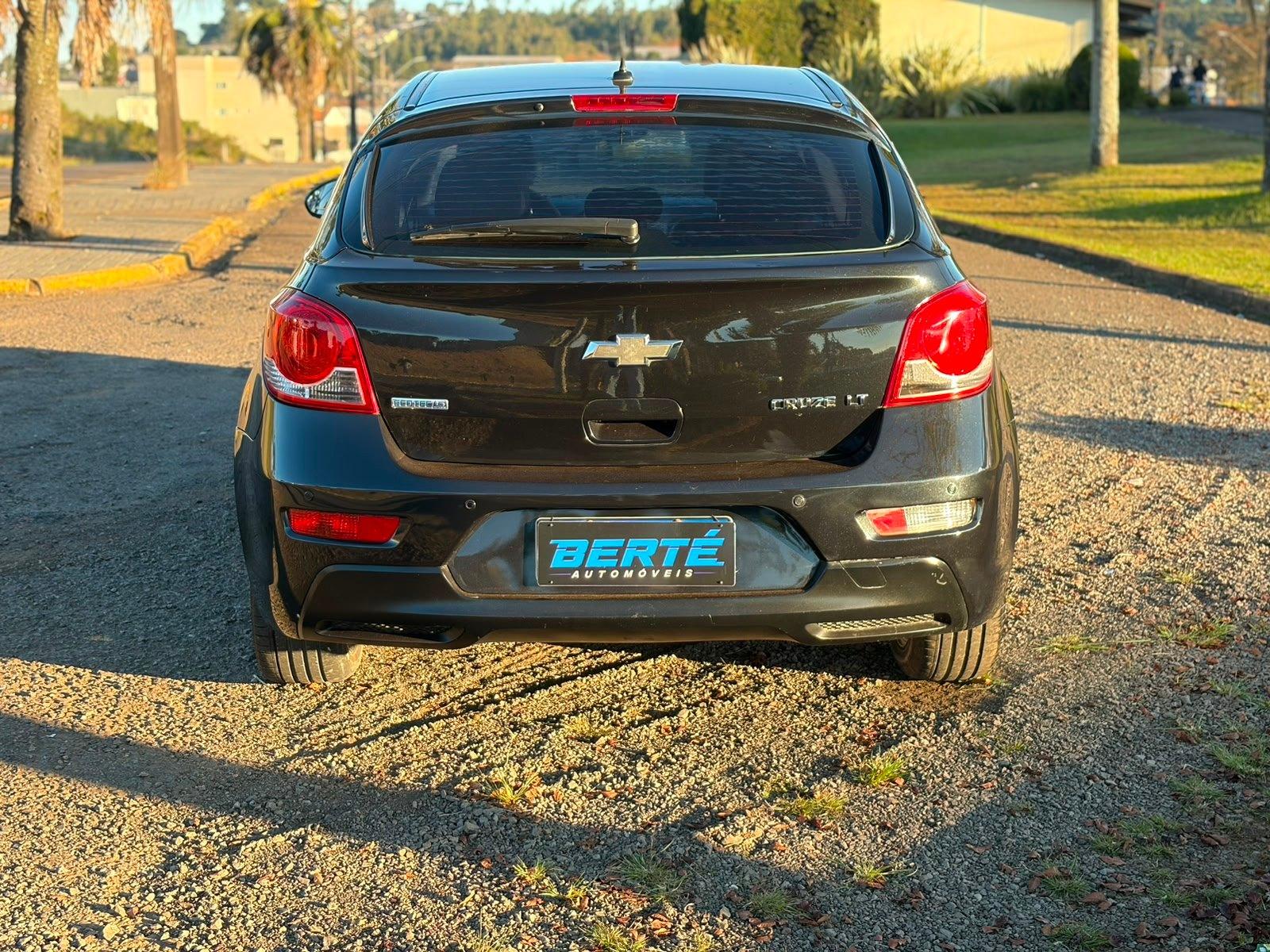 Foto numero 4 do veiculo Chevrolet Cruze HB Sport LT 1.8 FlexP. Aut - Preta - 2012/2013