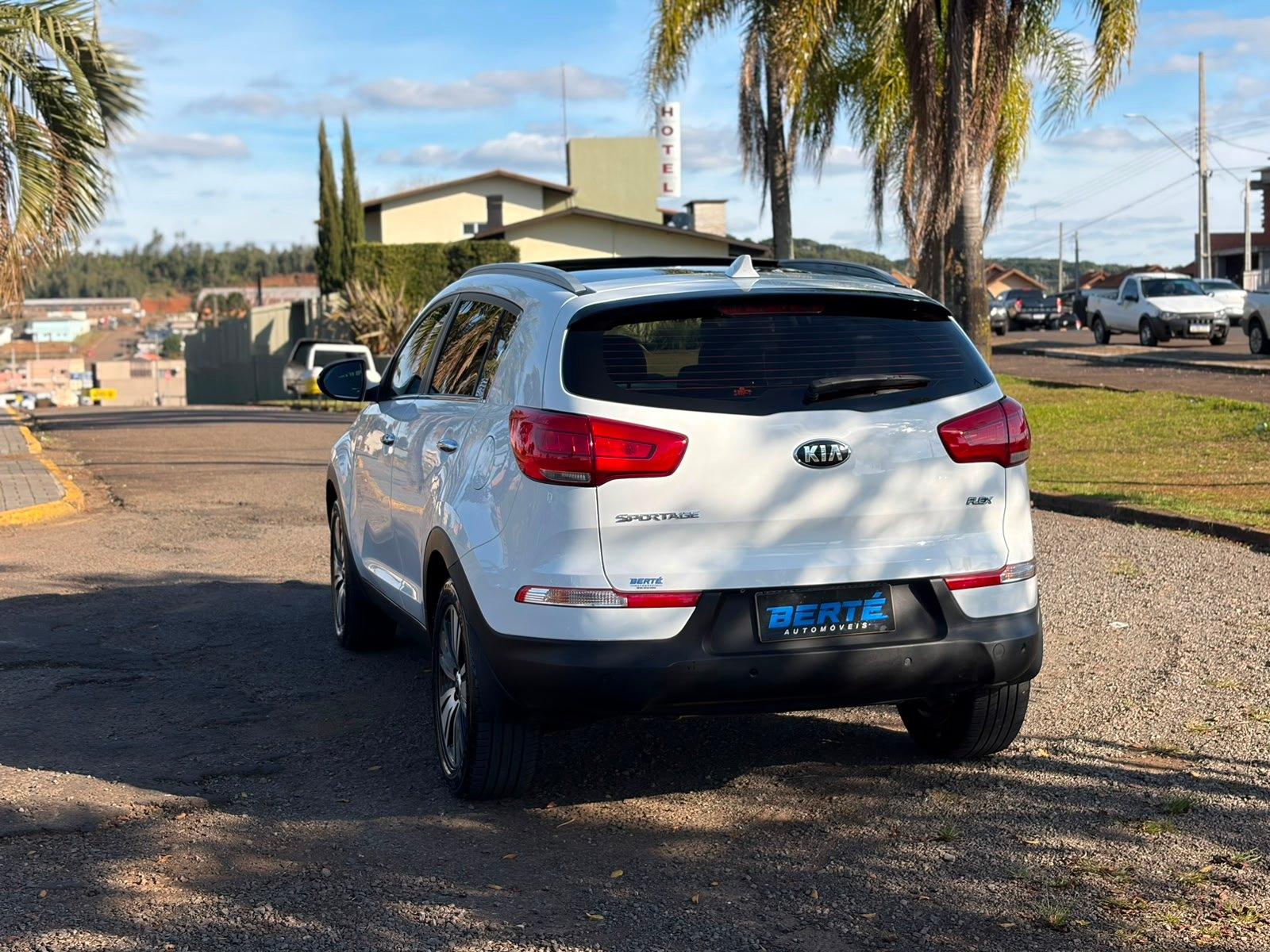 Foto numero 5 do veiculo Kia Sportage EX 2.0 Flex Aut. - Branca - 2015/2016