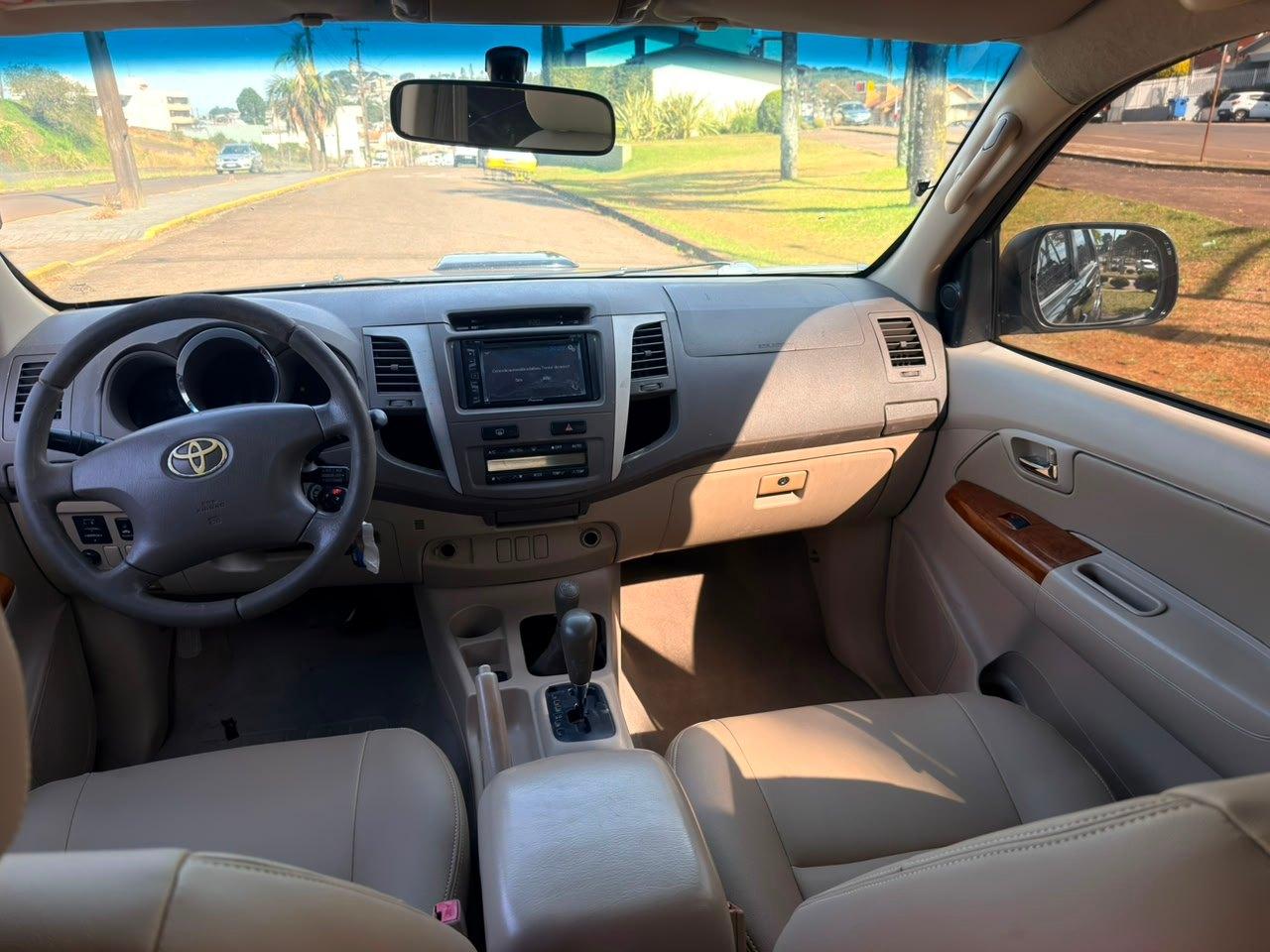 Foto numero 8 do veiculo Toyota Hilux SW4 SW4 SRV 4x4 3.0 TDI Dies. Aut - Preta - 2006/2006
