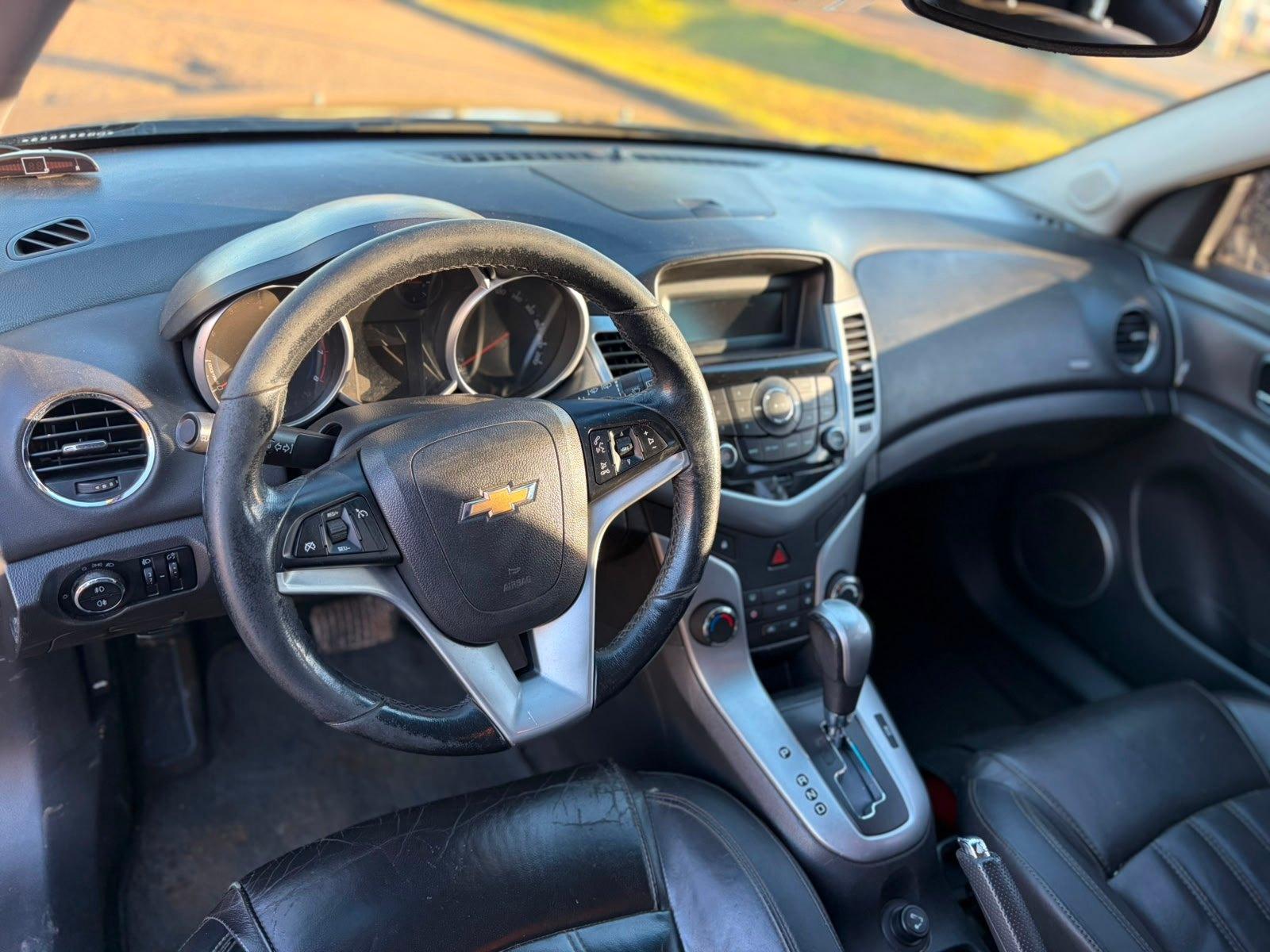 Foto numero 6 do veiculo Chevrolet Cruze HB Sport LT 1.8 FlexP. Aut - Preta - 2012/2013