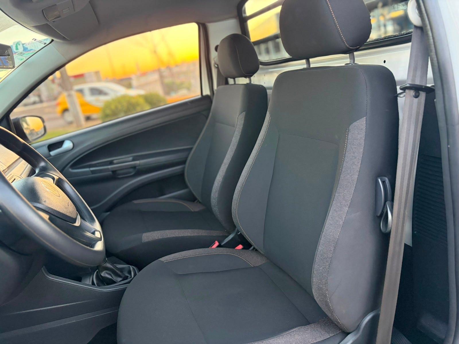 Foto numero 7 do veiculo Volkswagen Saveiro Robust 1.6 Total Flex - Branca - 2024/2025