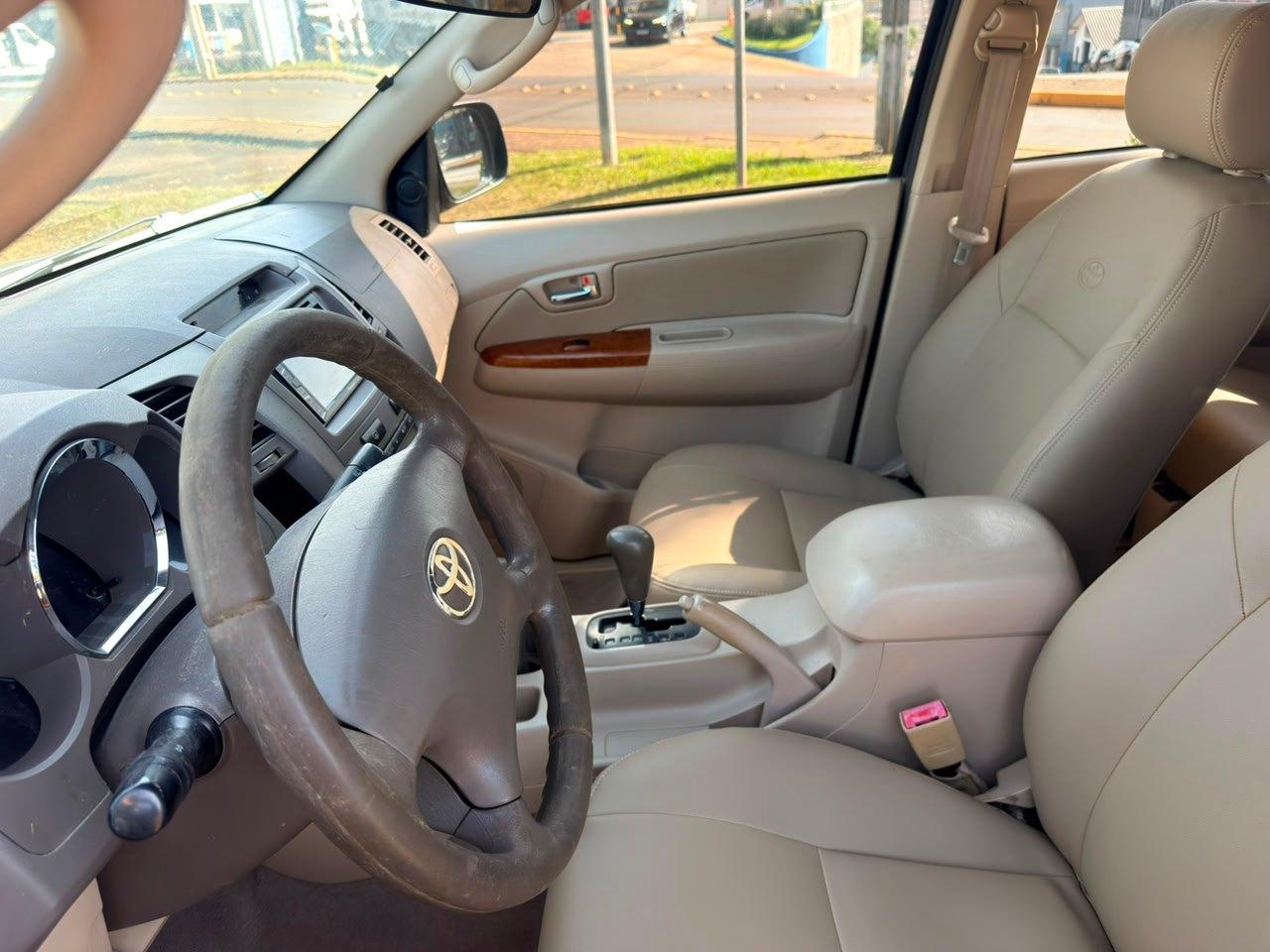 Foto numero 9 do veiculo Toyota Hilux SW4 SW4 SRV 4x4 3.0 TDI Dies. Aut - Preta - 2006/2006