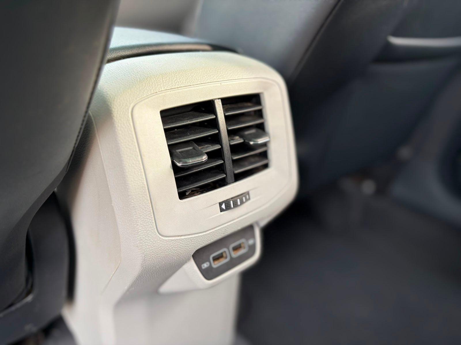 Foto numero 10 do veiculo Volkswagen T-Cross Hig. 250 TSI 1.4 Flex Aut - Branca - 2019/2020