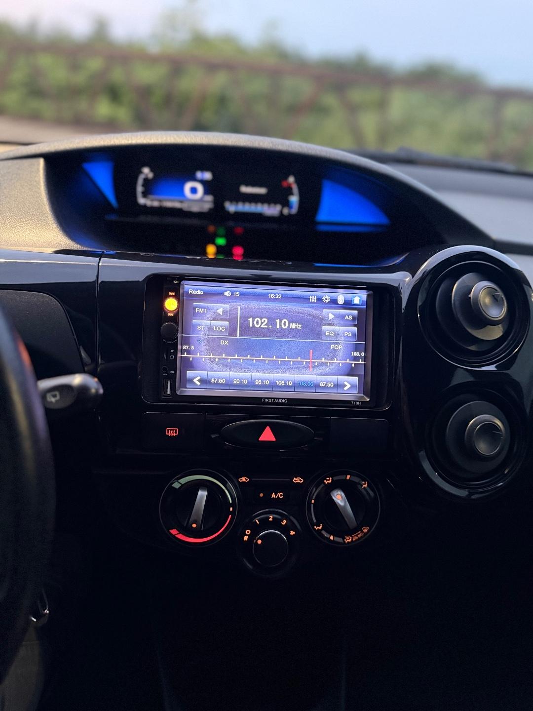 Foto numero 12 do veiculo Toyota Etios X 1.3 Flex 16V 5p Mec.  - Branca - 2018/2019