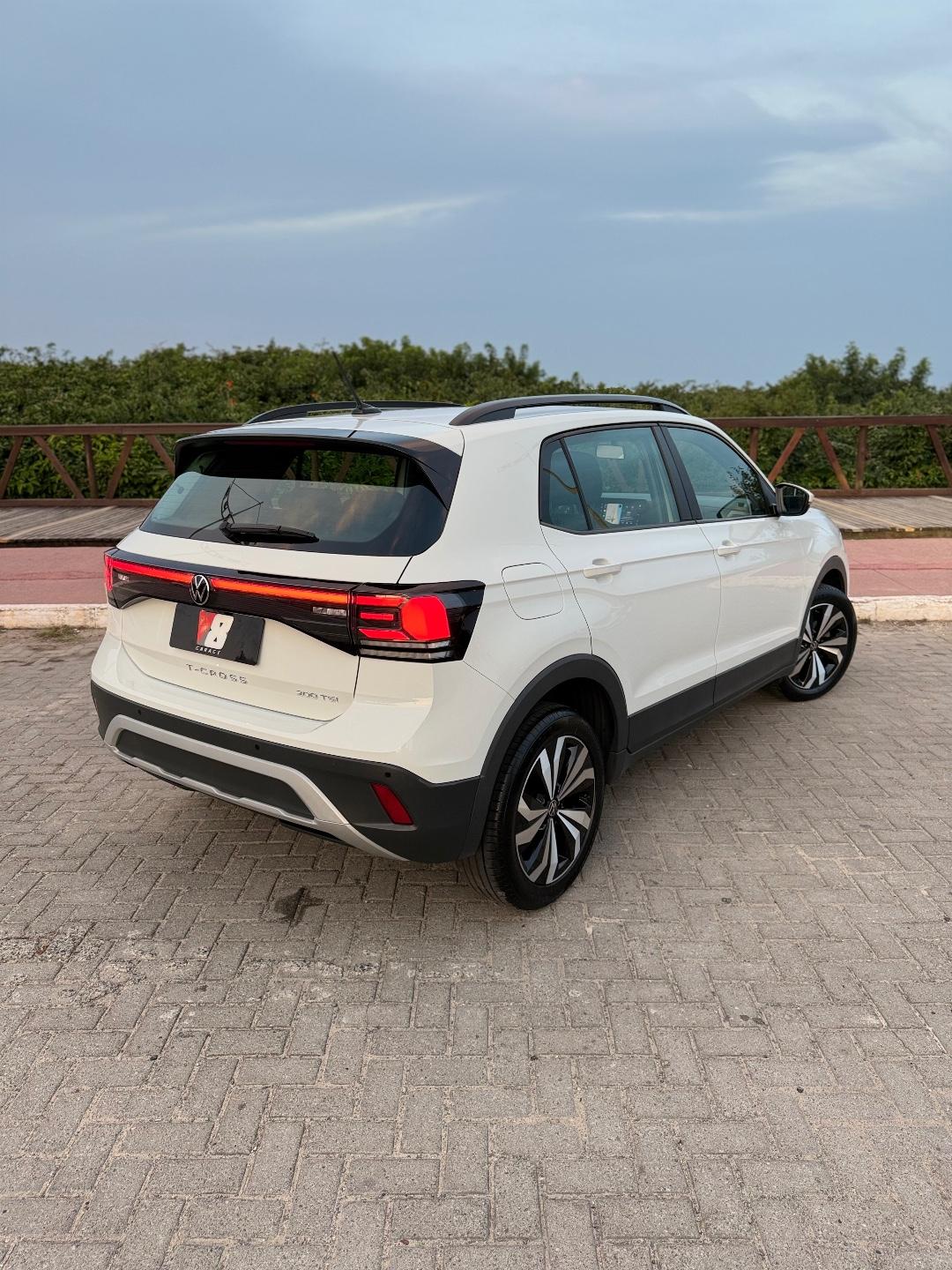 Foto numero 5 do veiculo Volkswagen T-Cross 200 TSI 1.0  Flex 12V 5p Aut.  - Branca - 2024/2025