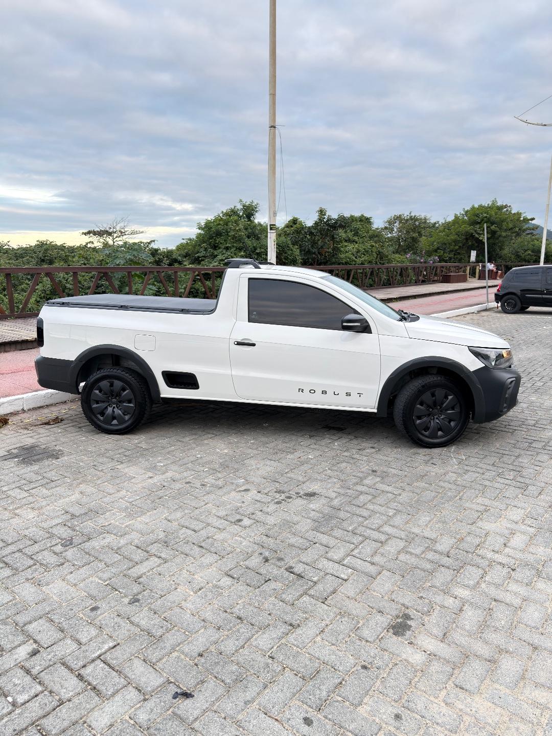 Foto numero 3 do veiculo Volkswagen Saveiro Robust 1.6 Total Flex 8V  - Branca - 2024/2025