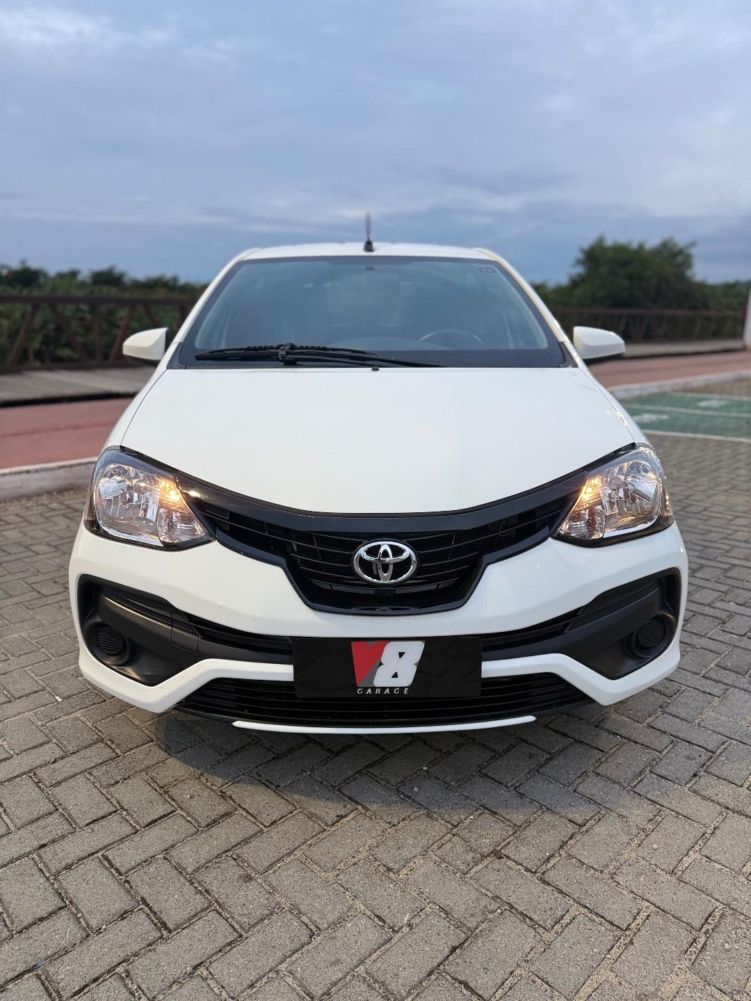 Foto numero 1 do veiculo Toyota Etios X 1.3 Flex 16V 5p Mec.  - Branca - 2018/2019