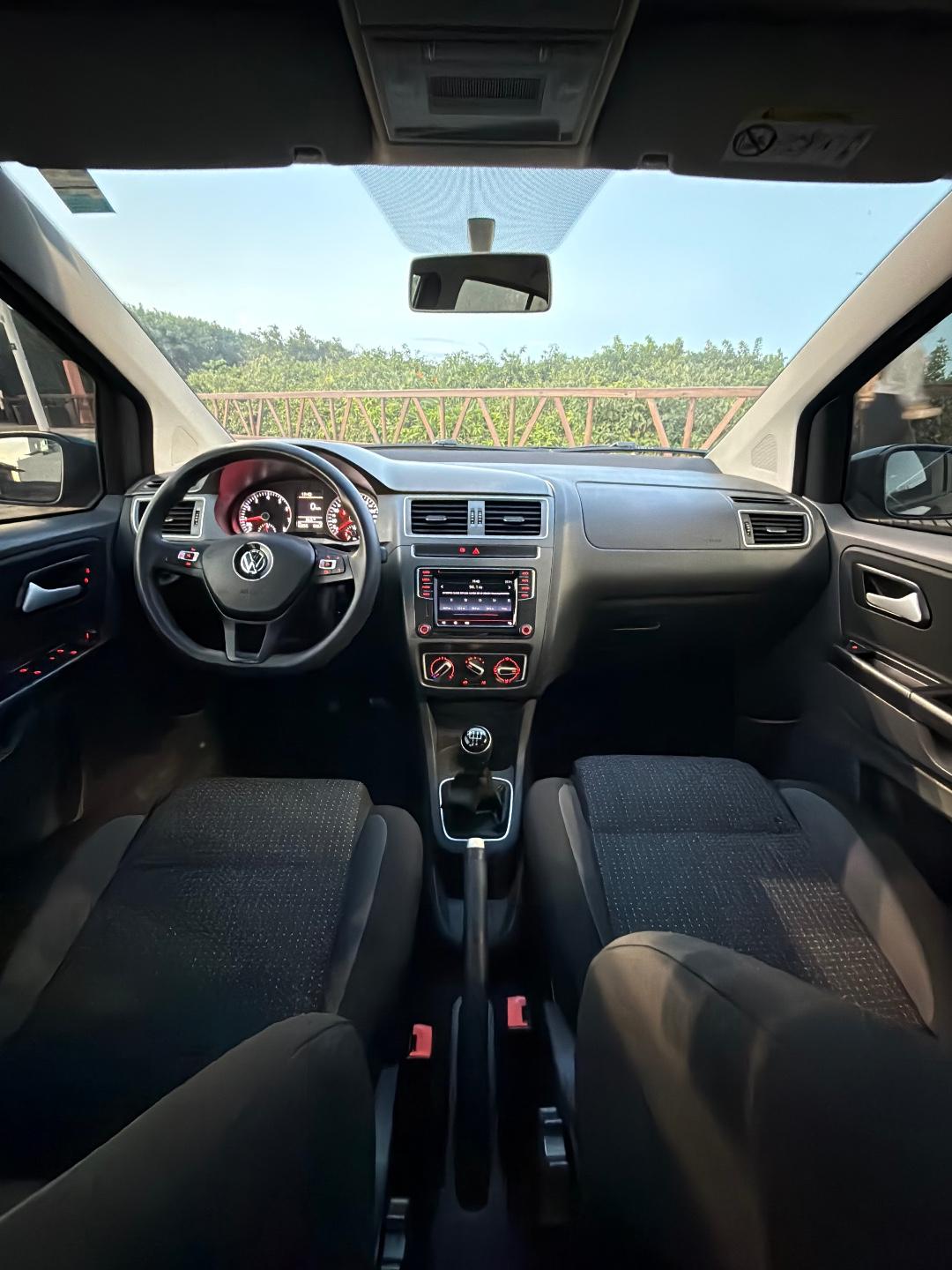 Foto numero 8 do veiculo Volkswagen Fox Connect 1.6 Flex 8V 5p  - Preta - 2018/2018