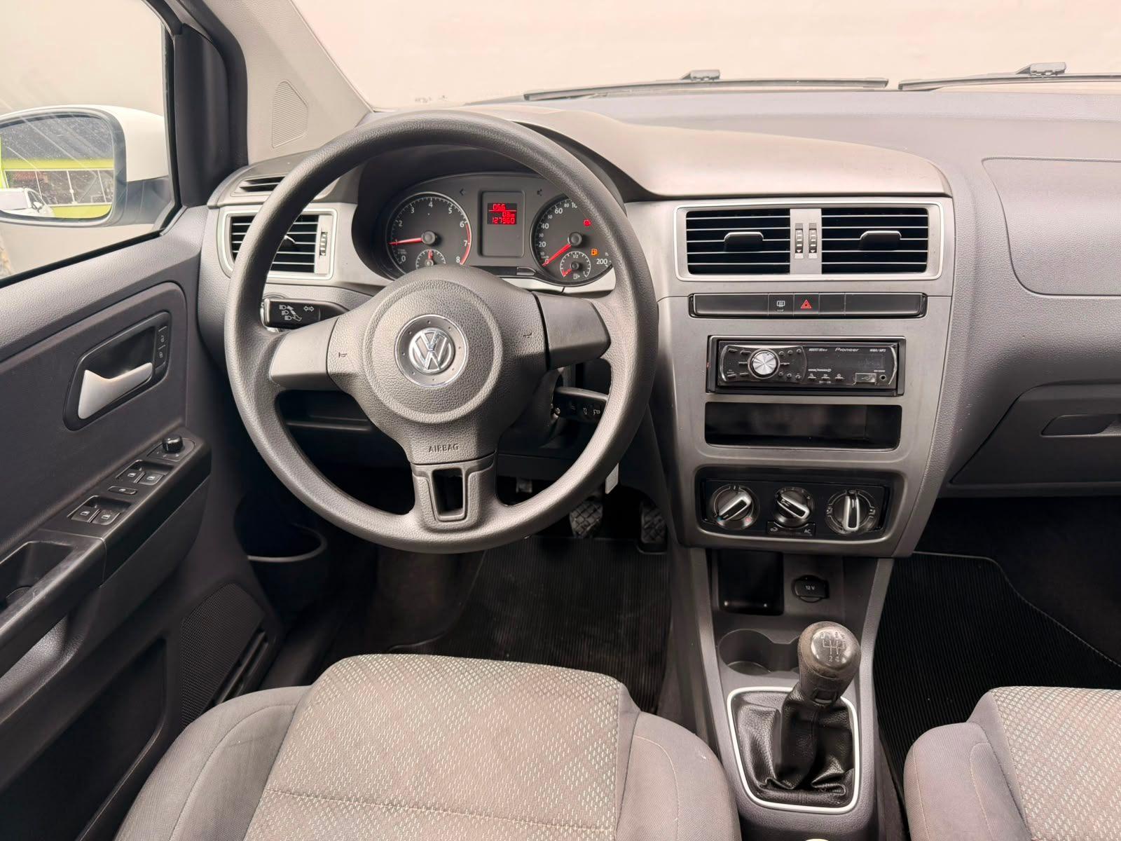 Volkswagen Fox Trendline 1.0 Flex 8V 5p 2015
