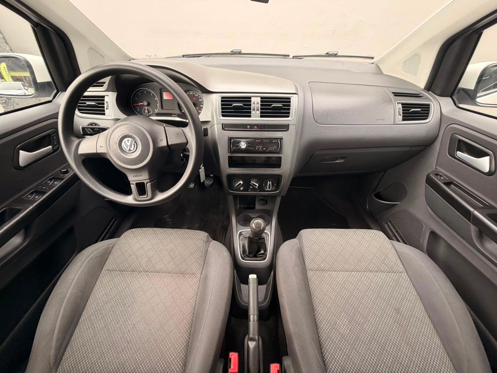 Volkswagen Fox Trendline 1.0 Flex 8V 5p 2015