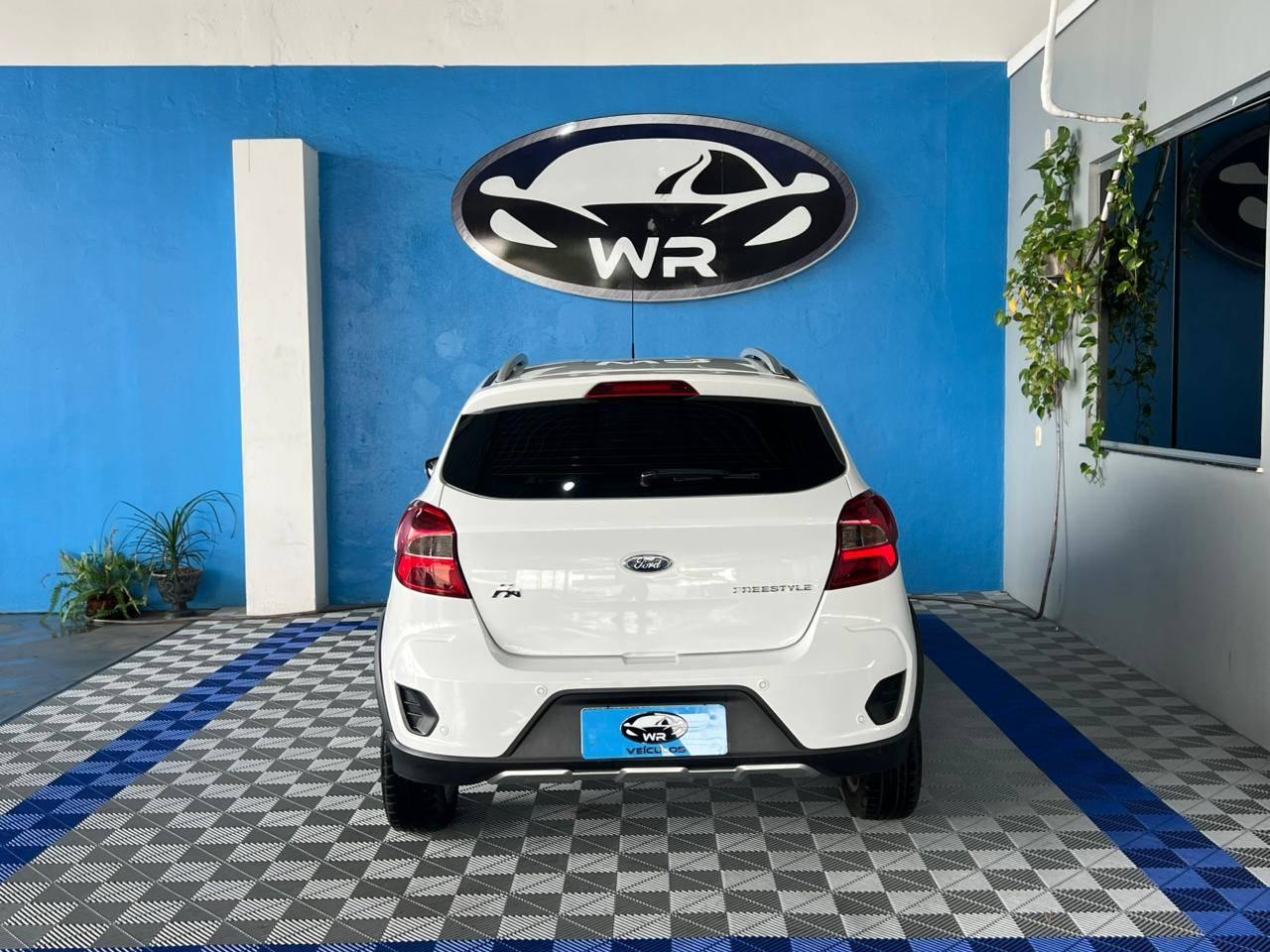 Foto numero 4 do veiculo Ford KA 1.0 FREESTYLE 12V Flex 5p Mec. - Branca - 2019/2020