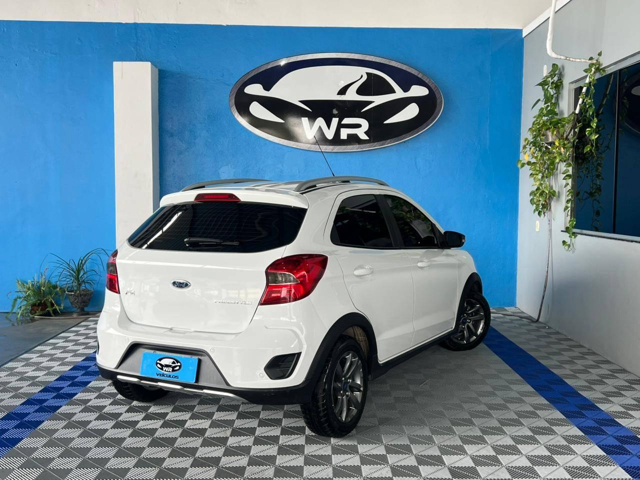 Foto numero 3 do veiculo Ford KA 1.0 FREESTYLE 12V Flex 5p Mec. - Branca - 2019/2020