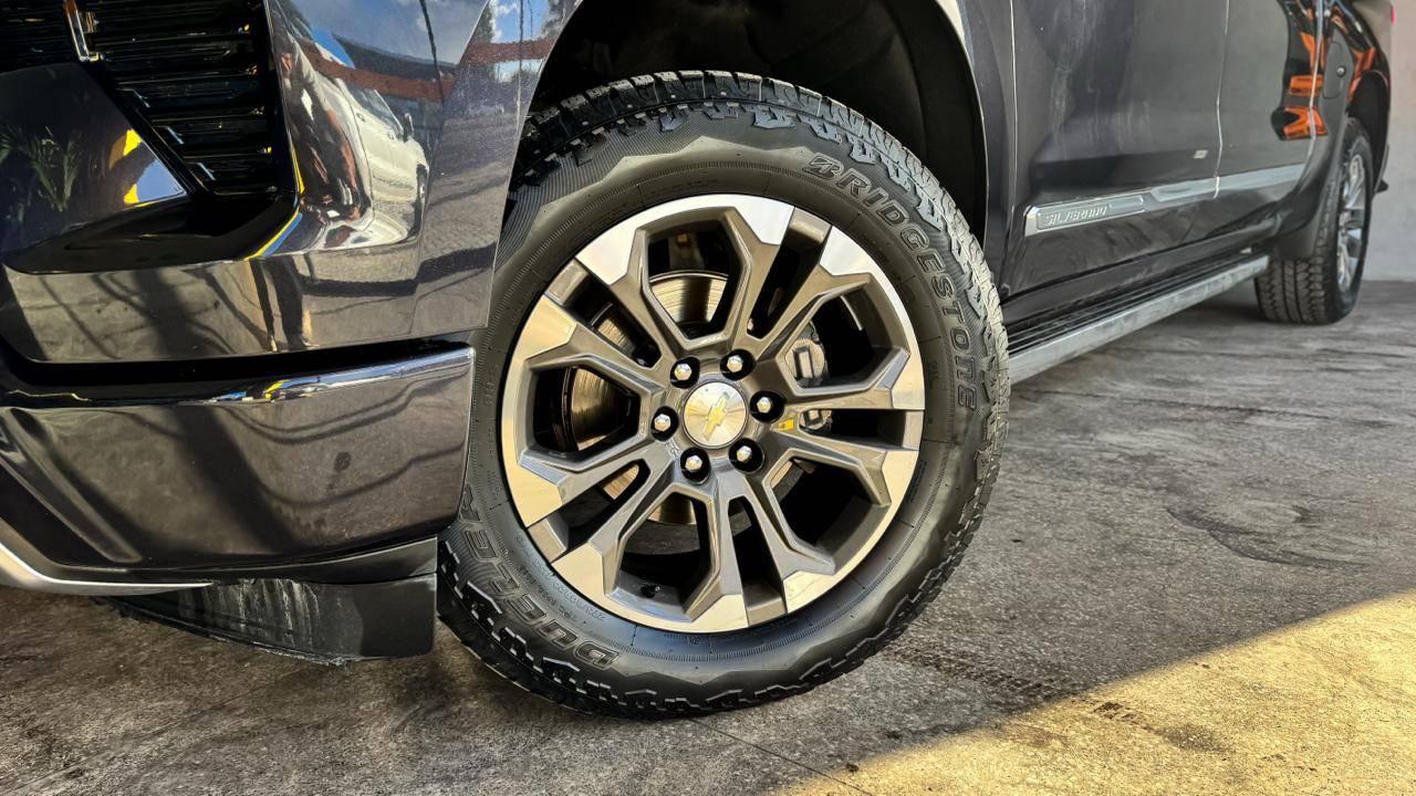 Foto numero 16 do veiculo Chevrolet Silverado High Country 5.3 V8 AWD Aut. - Cinza - 2023/2024
