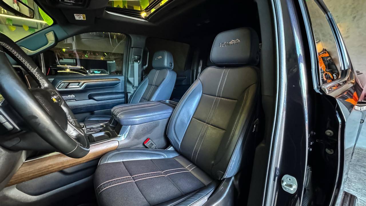 Foto numero 24 do veiculo Chevrolet Silverado High Country 5.3 V8 AWD Aut. - Cinza - 2023/2024