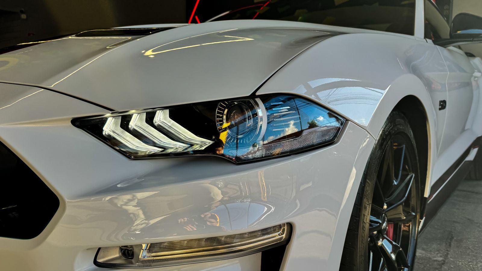 Foto numero 29 do veiculo Ford Mustang Black Shadow 5.0 V8  - Branca - 2020/2020