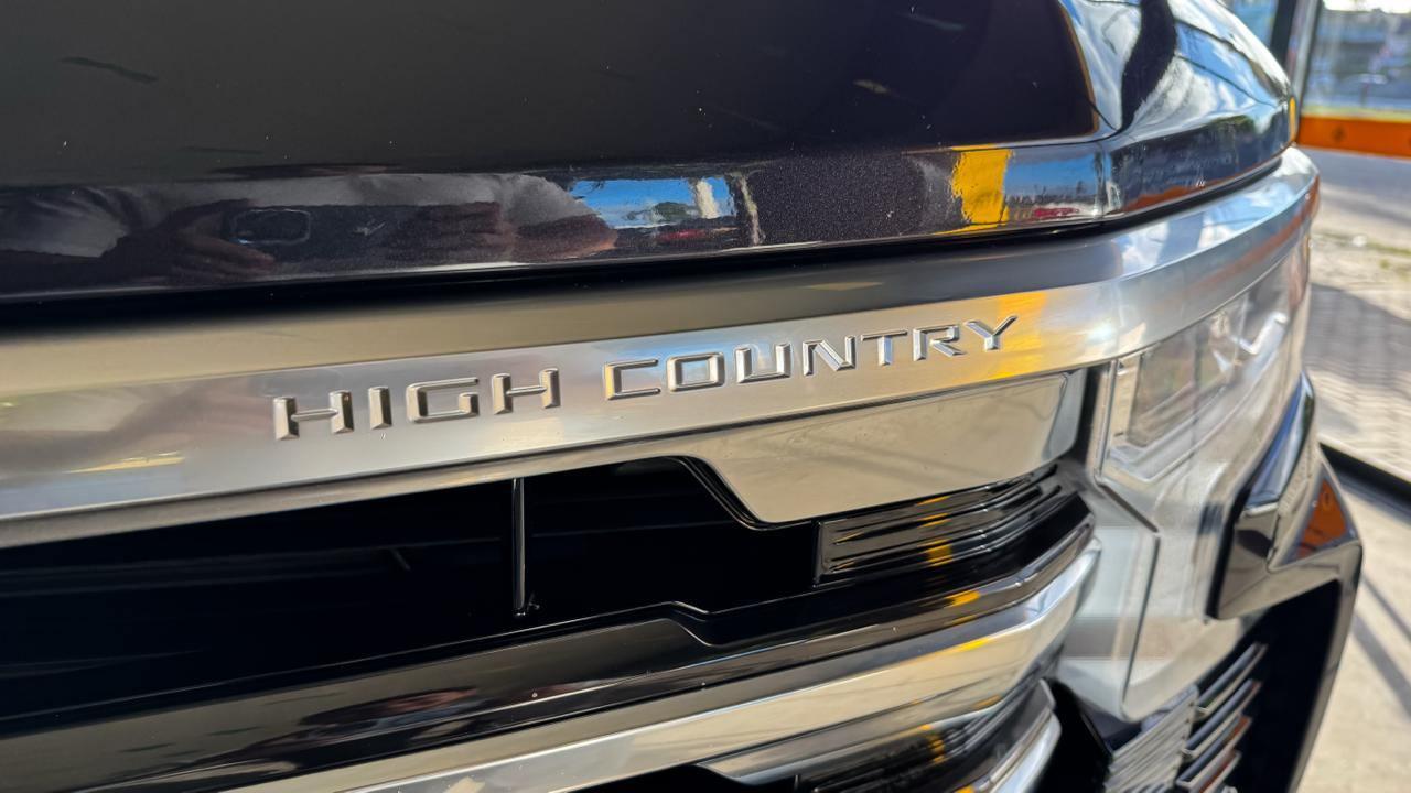 Foto numero 1 do veiculo Chevrolet Silverado High Country 5.3 V8 AWD Aut. - Cinza - 2023/2024