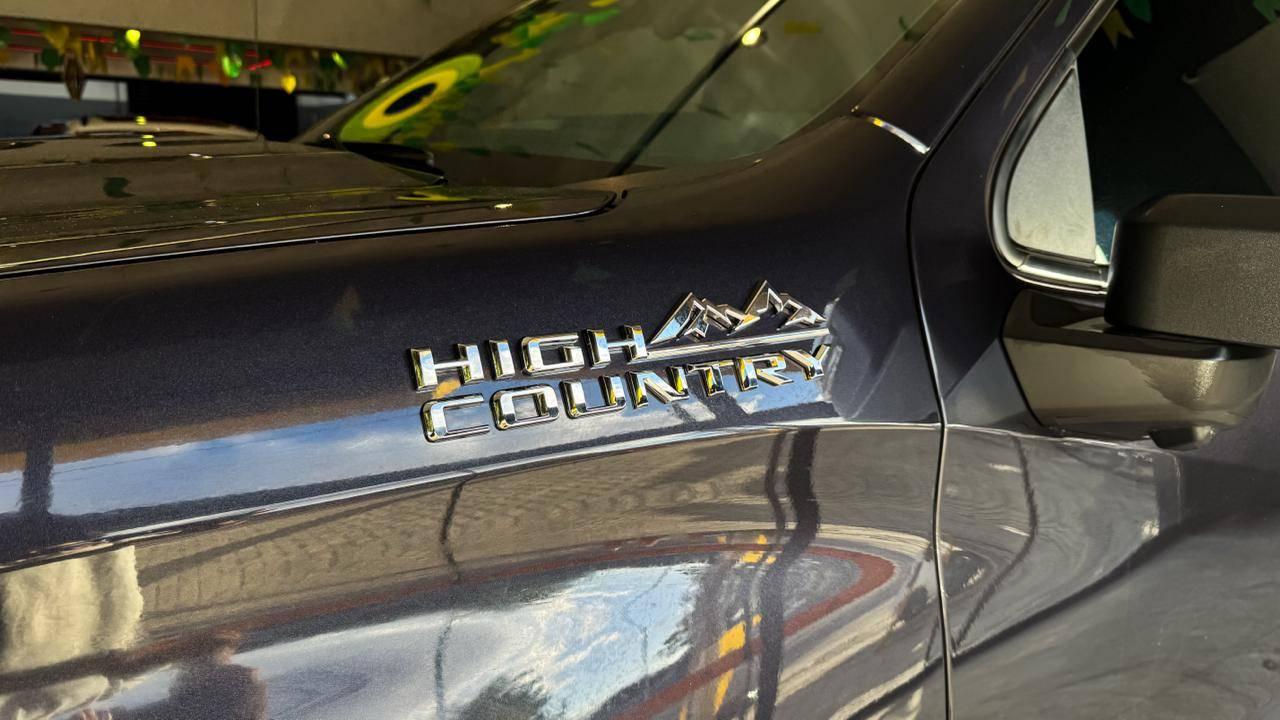 Foto numero 22 do veiculo Chevrolet Silverado High Country 5.3 V8 AWD Aut. - Cinza - 2023/2024