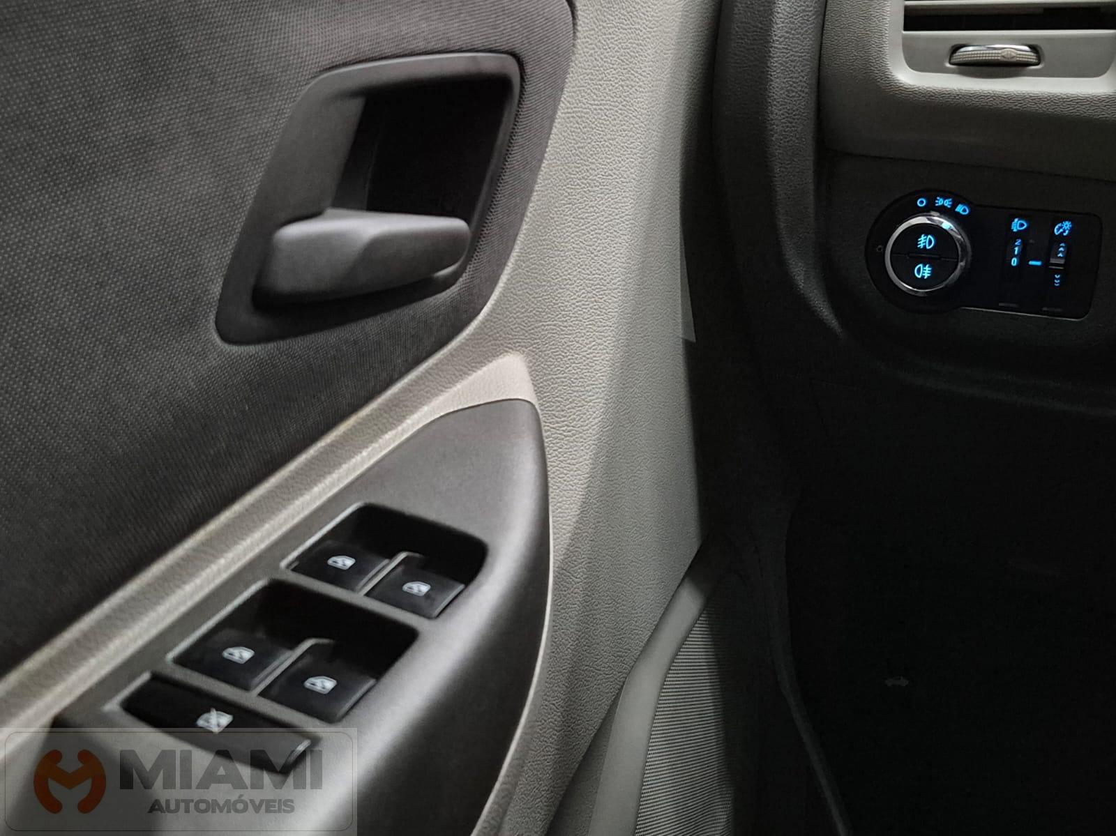 Foto numero 5 do veiculo Chevrolet Spin Advantage 1.8  - Cinza - 2013/2014