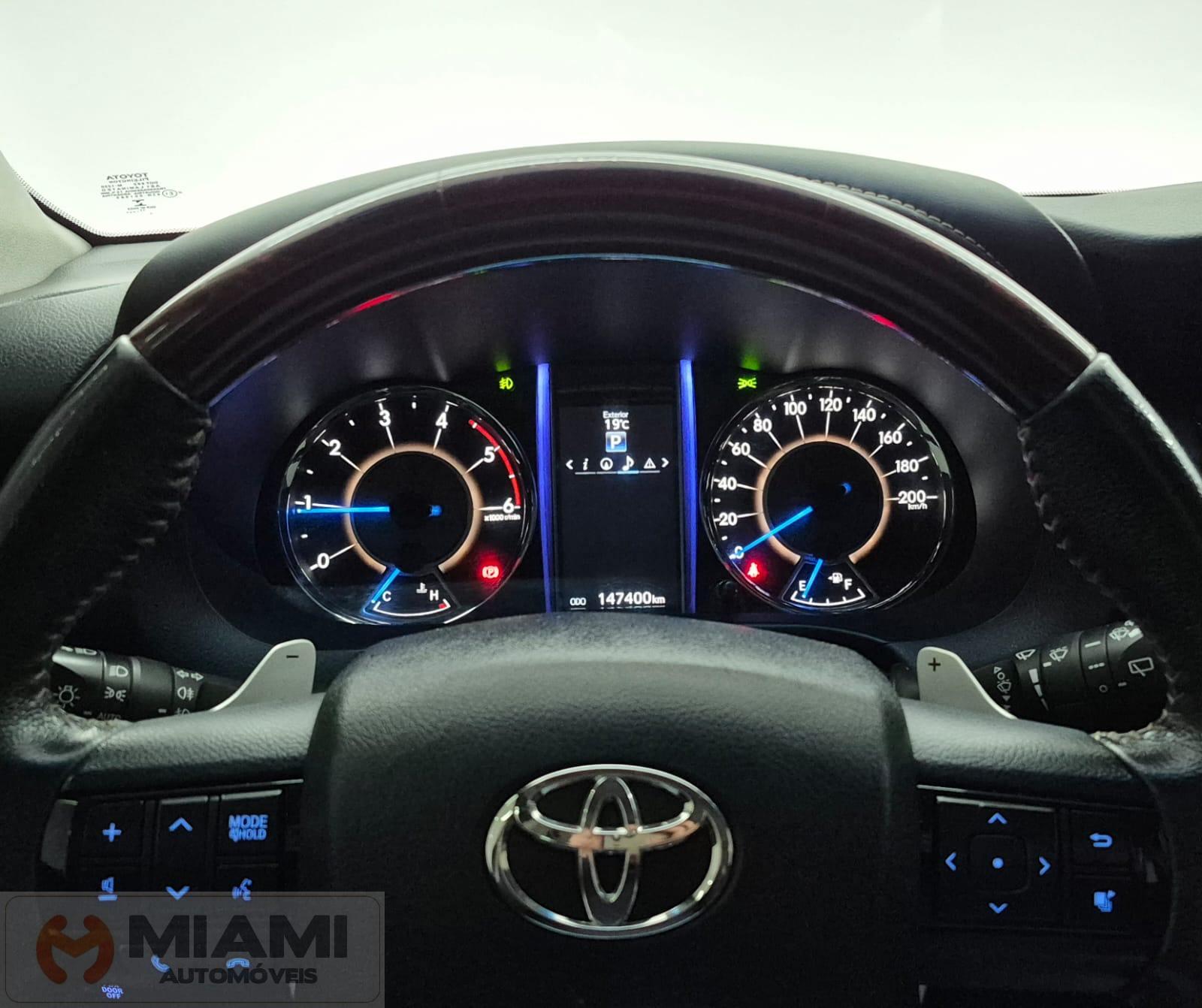 Foto numero 10 do veiculo Toyota Hilux SW4 SRX 2.8 4x4 com 7 lugares - Preta - 2017/2018