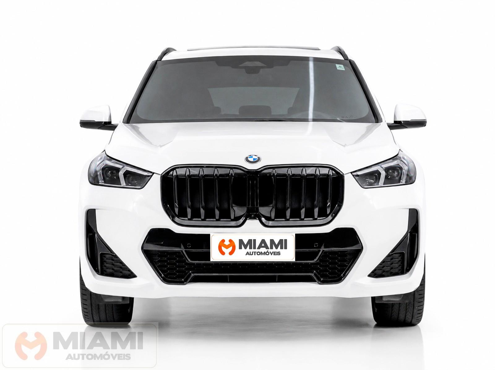 Foto numero 3 do veiculo BMW X1 sDrive20i M Sport 2.0  - Branca - 2024/2025