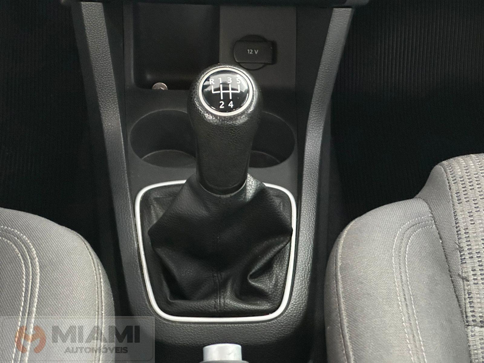Foto numero 7 do veiculo Volkswagen Fox 1.6 flex  - Preta - 2013/2013