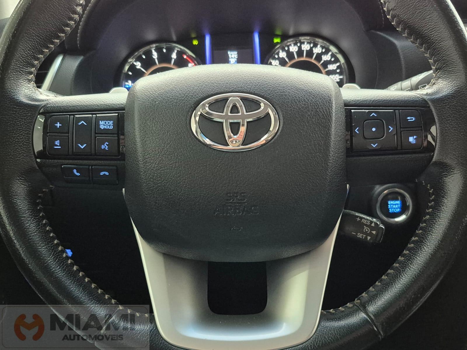 Foto numero 9 do veiculo Toyota Hilux SW4 SRX 2.8 4x4 com 7 lugares - Preta - 2017/2018