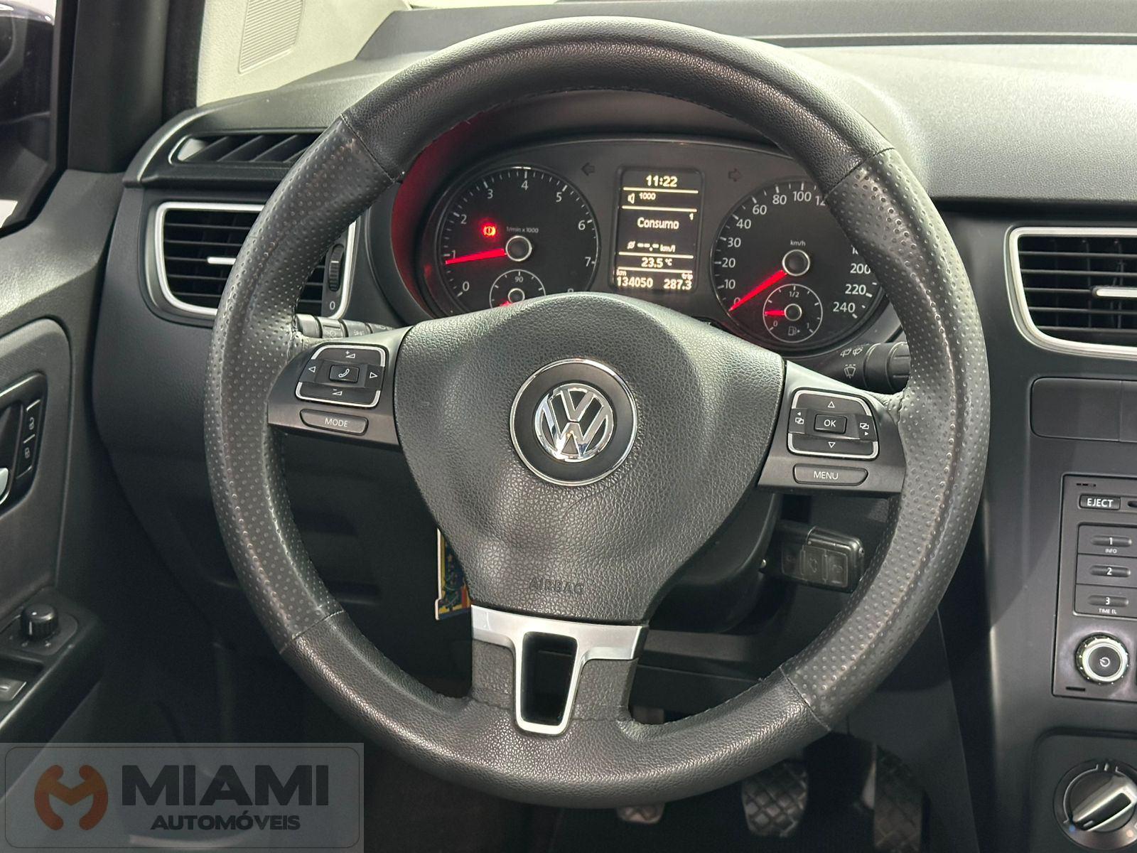 Foto numero 4 do veiculo Volkswagen Fox 1.6 flex  - Preta - 2013/2013