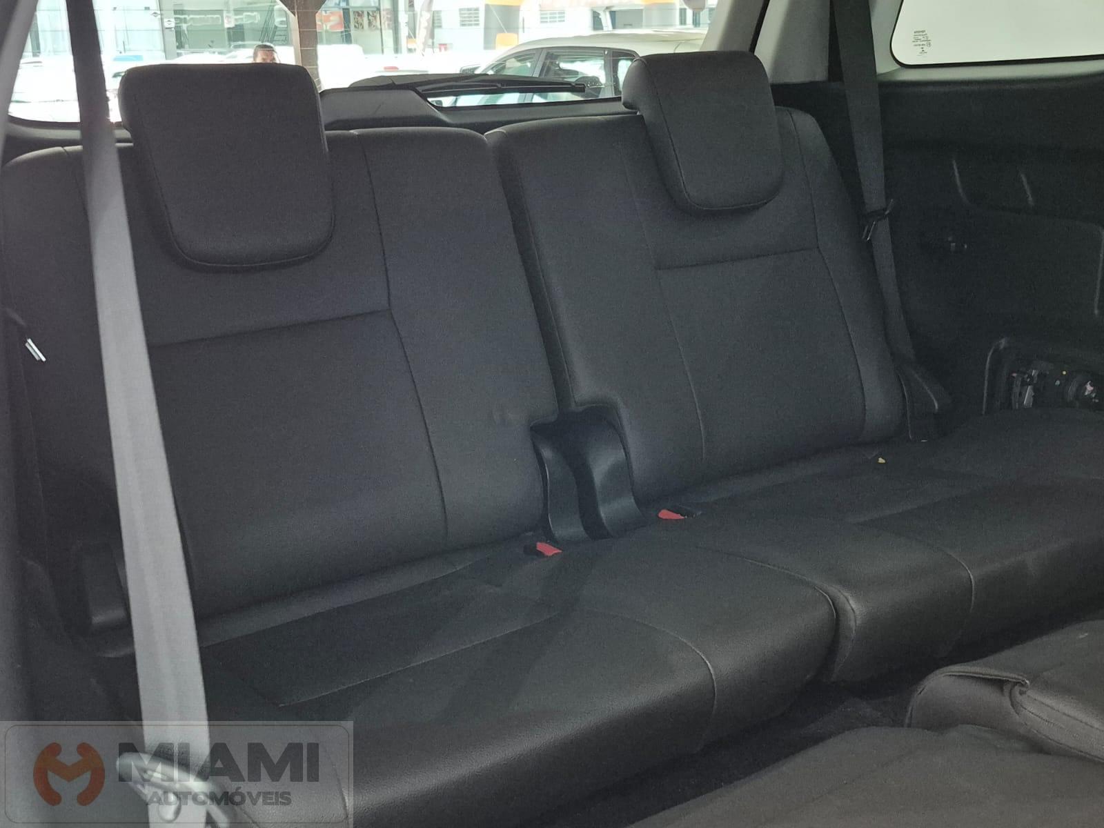 Foto numero 20 do veiculo Toyota Hilux SW4 SRX 2.8 4x4 com 7 lugares - Preta - 2017/2018