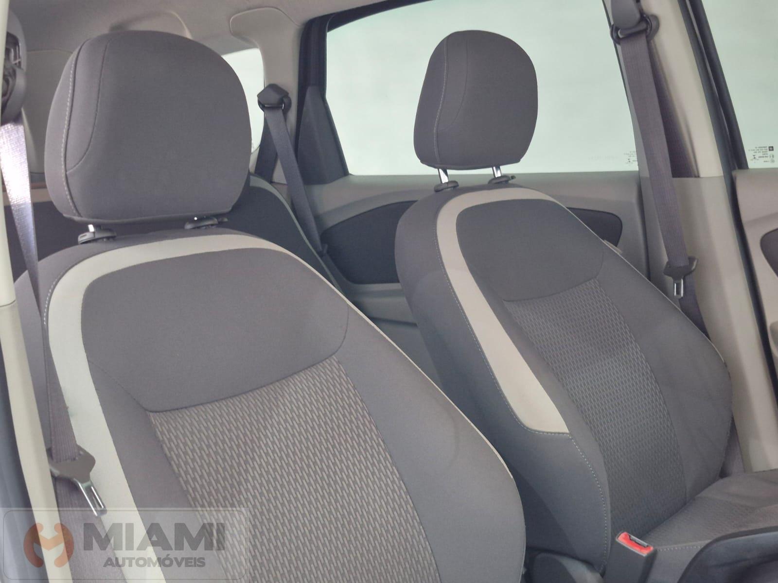 Foto numero 12 do veiculo Chevrolet Spin Advantage 1.8  - Cinza - 2013/2014
