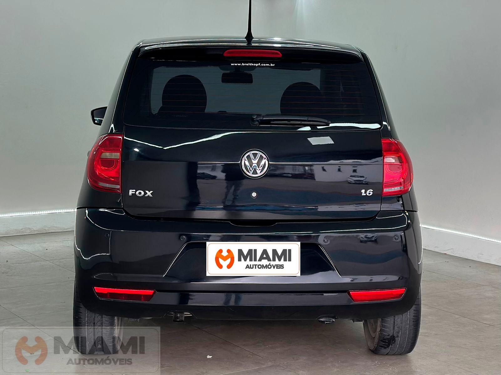 Foto numero 3 do veiculo Volkswagen Fox 1.6 flex  - Preta - 2013/2013