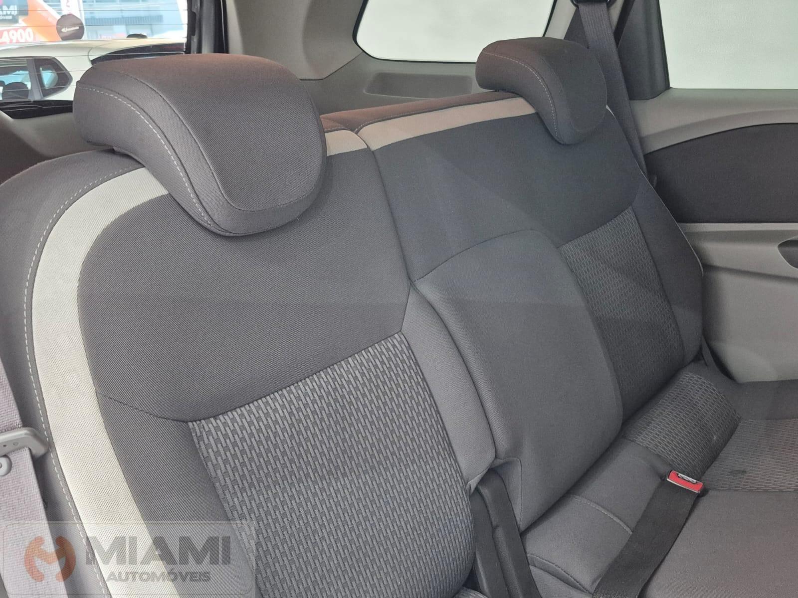 Foto numero 13 do veiculo Chevrolet Spin Advantage 1.8  - Cinza - 2013/2014