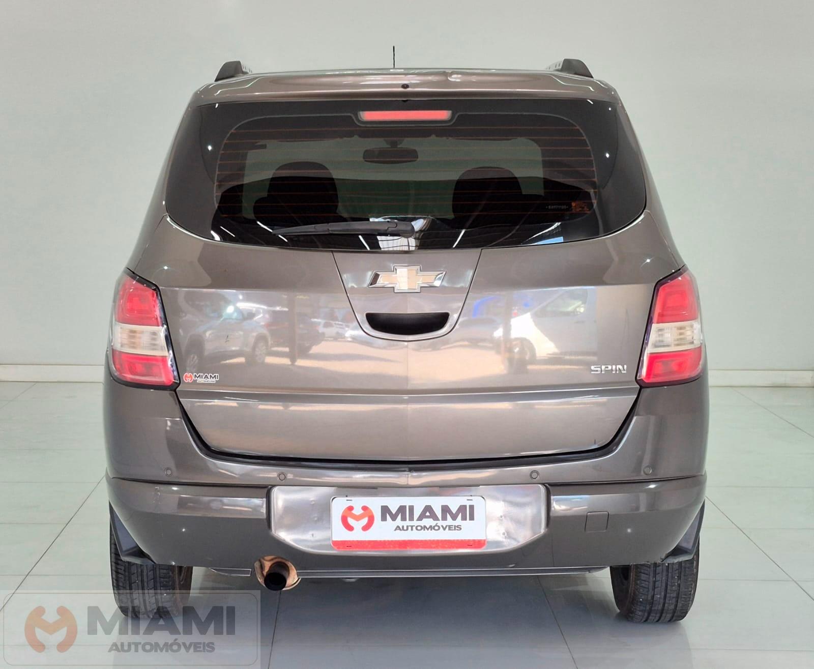 Foto numero 4 do veiculo Chevrolet Spin Advantage 1.8  - Cinza - 2013/2014