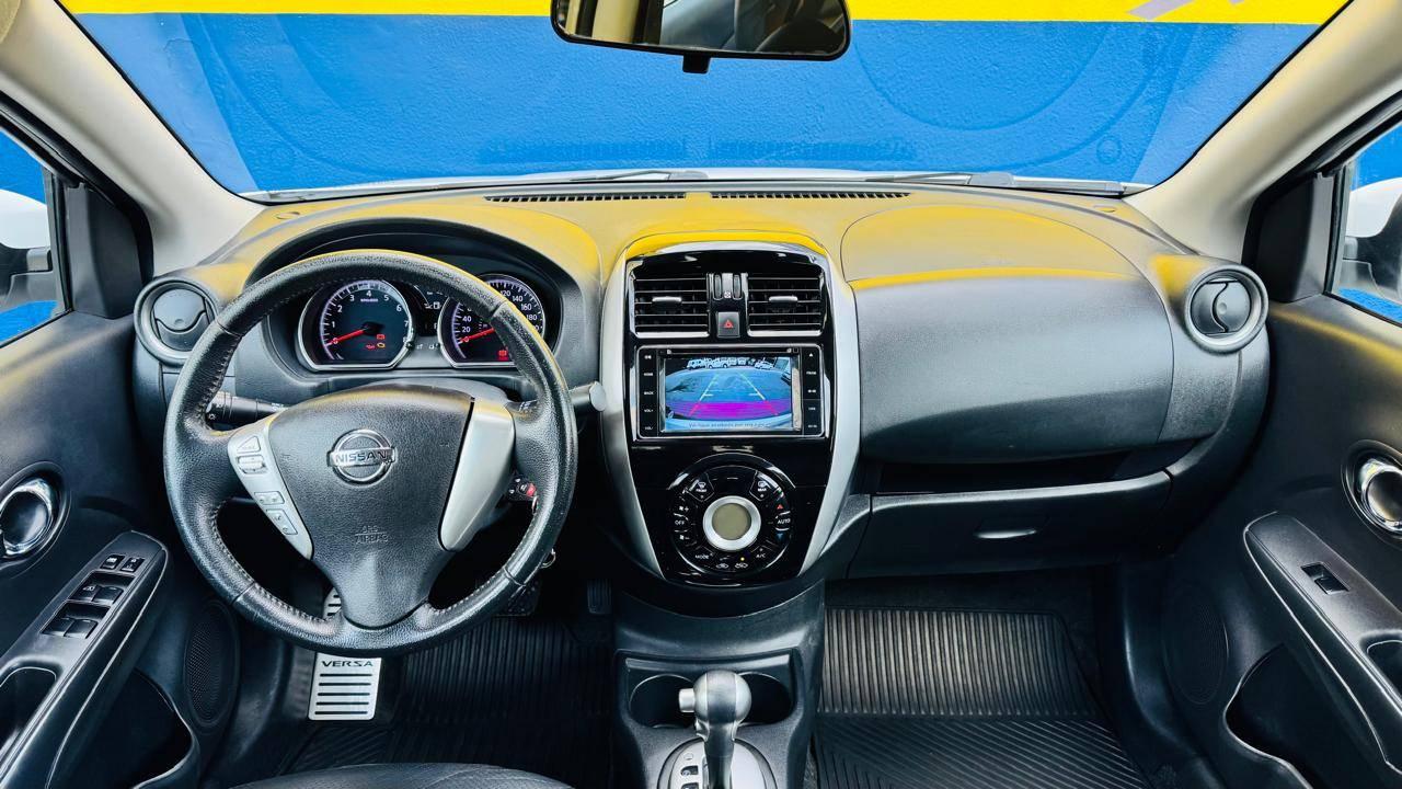 Nissan Versa SL 1.6 16V FlexStart 4p Aut. 2017