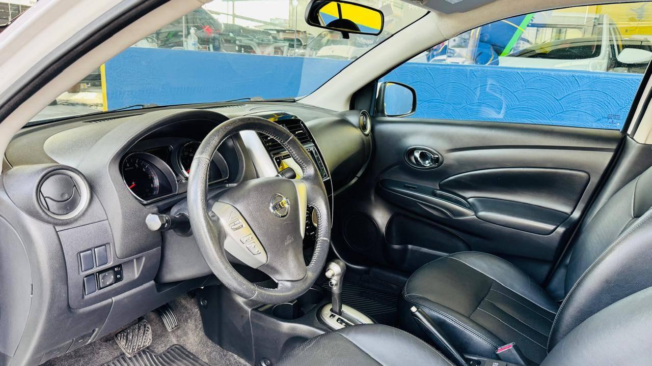 Nissan Versa SL 1.6 16V FlexStart 4p Aut. 2017