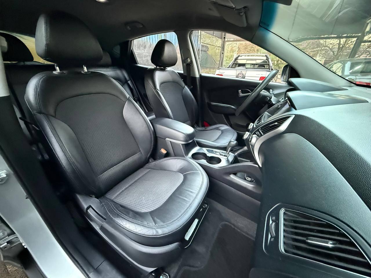 Foto numero 6 do veiculo Hyundai ix35 GLS 2.0 16V 2WD Flex Aut.  - Prata - 2015/2016
