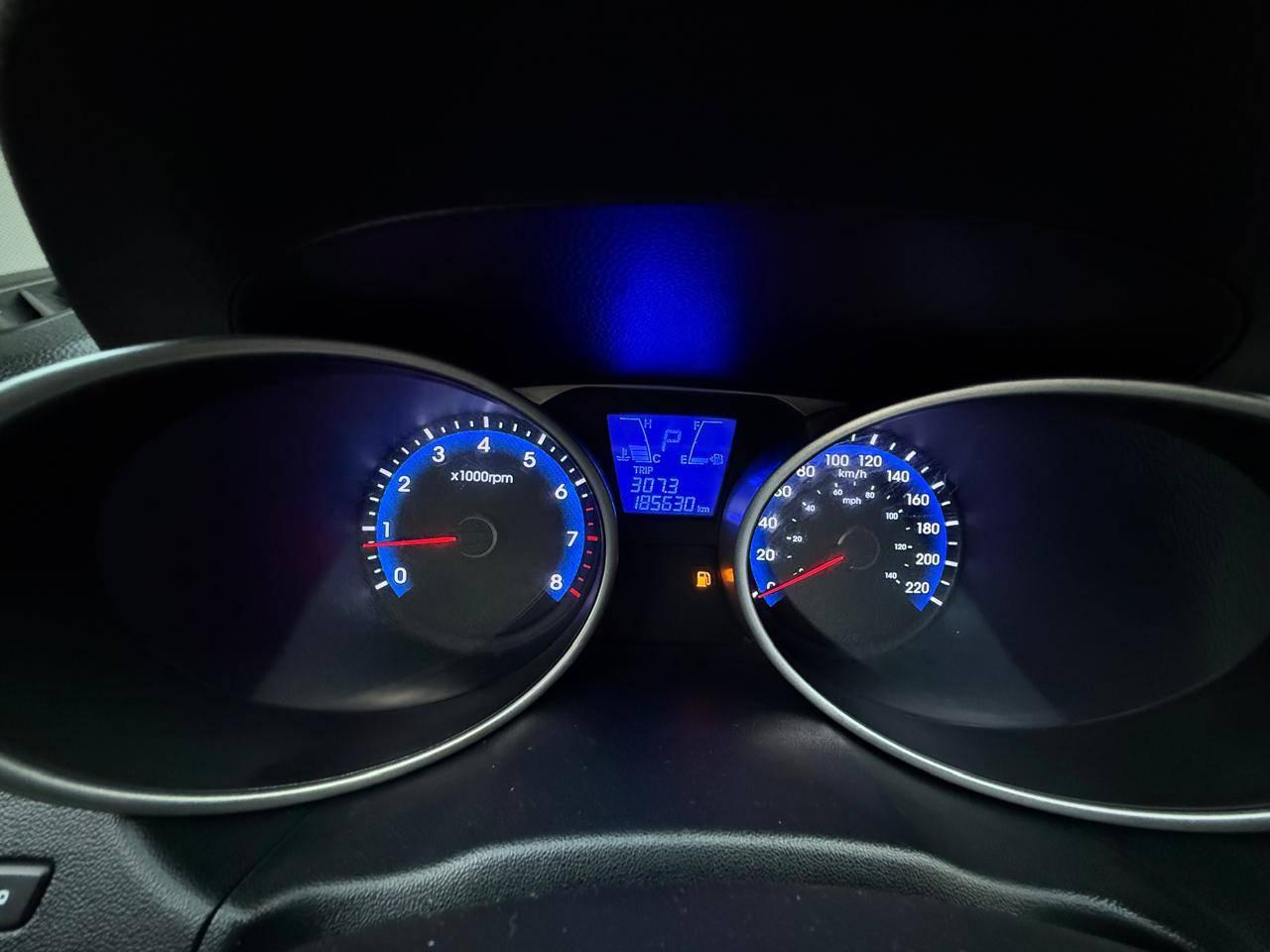 Foto numero 12 do veiculo Hyundai ix35 GLS 2.0 16V 2WD Flex Aut.  - Prata - 2015/2016