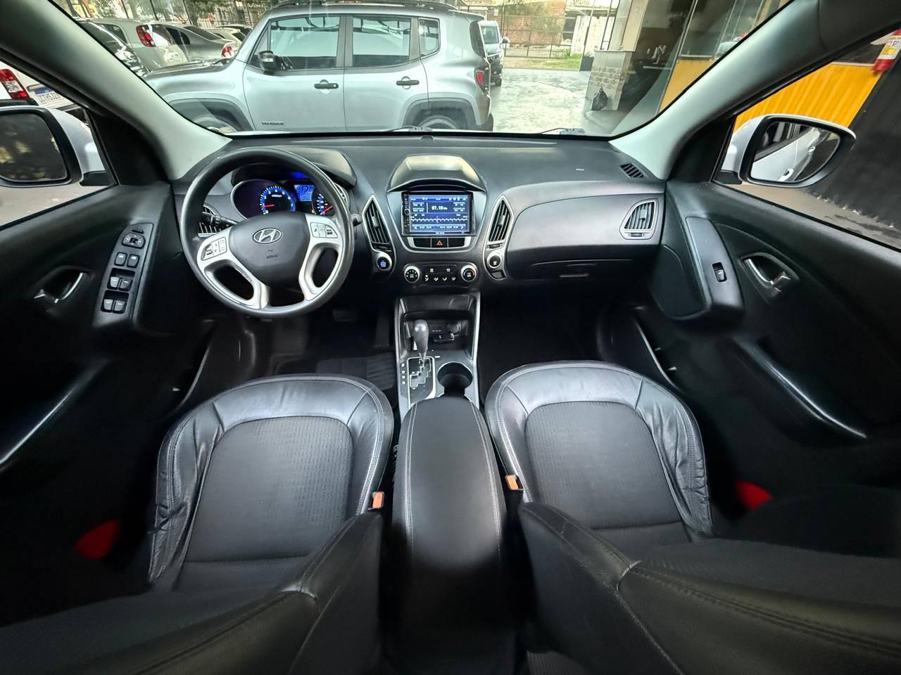 Foto numero 8 do veiculo Hyundai ix35 GLS 2.0 16V 2WD Flex Aut.  - Prata - 2015/2016