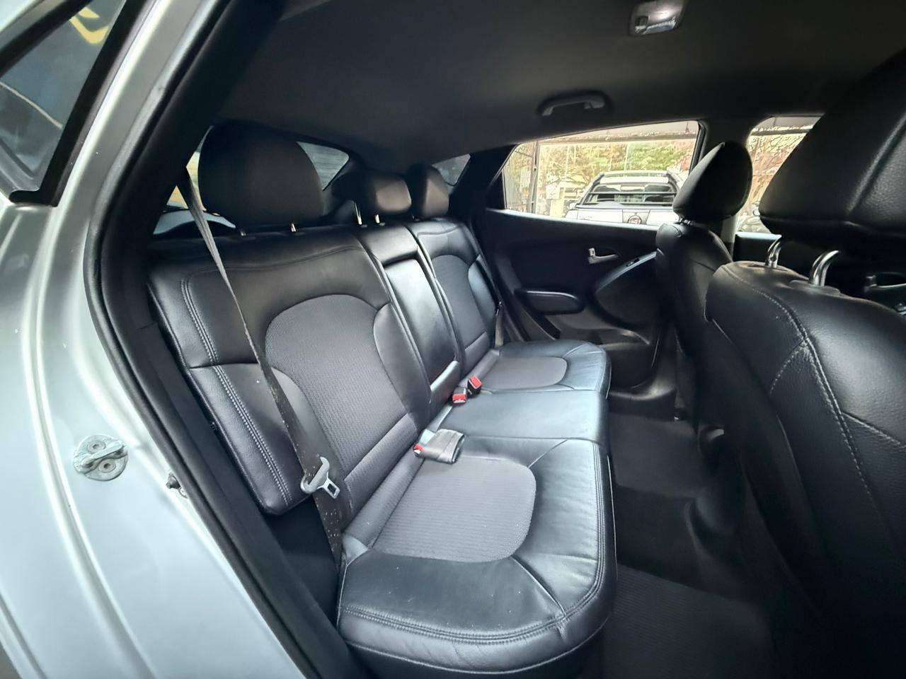 Foto numero 9 do veiculo Hyundai ix35 GLS 2.0 16V 2WD Flex Aut.  - Prata - 2015/2016