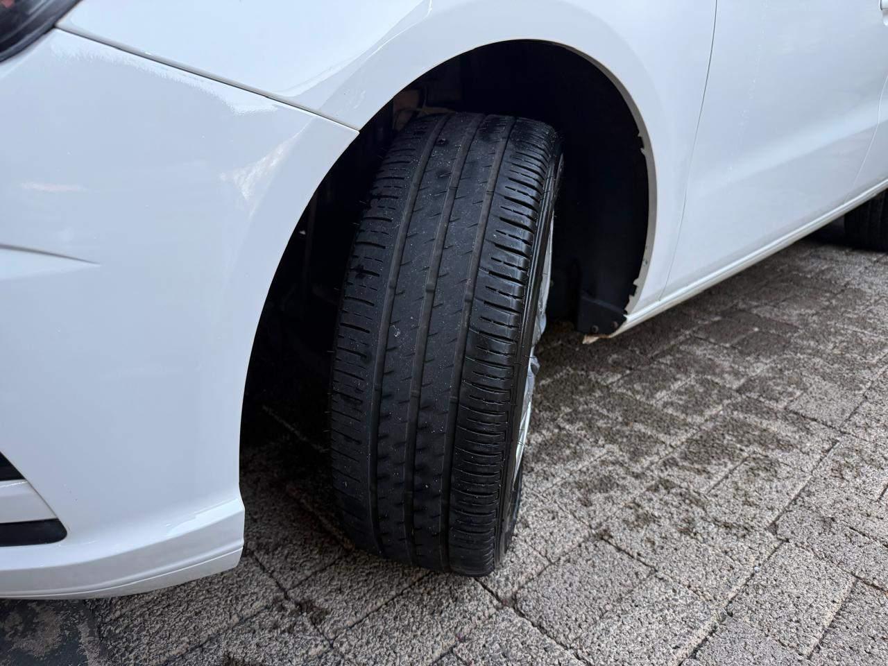 Foto numero 14 do veiculo Volkswagen Gol 1.6 MSI Flex 8V 5p  - Branca - 2019/2020