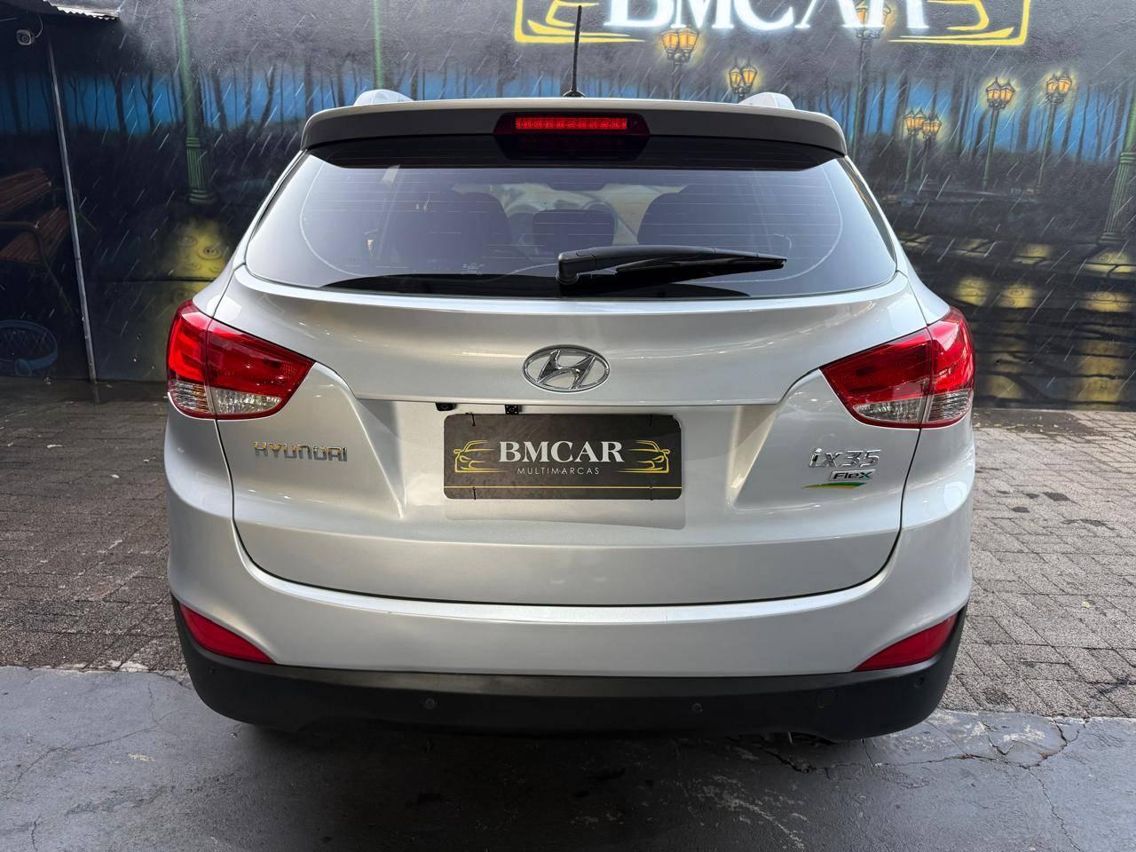 Foto numero 4 do veiculo Hyundai ix35 GLS 2.0 16V 2WD Flex Aut.  - Prata - 2015/2016