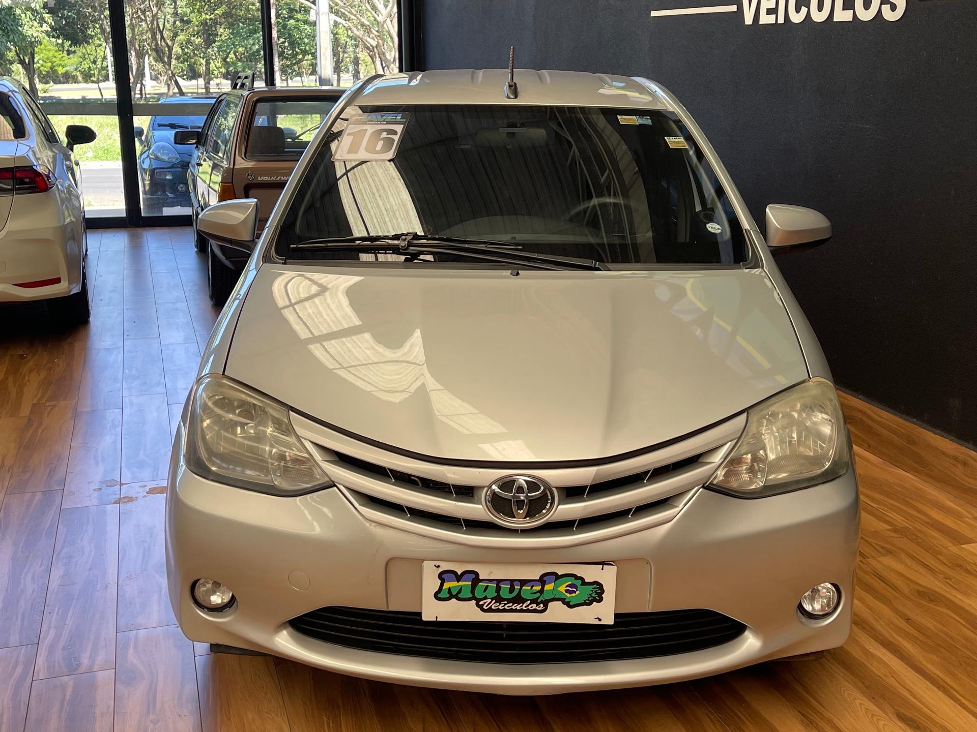 Foto numero 1 do veiculo Toyota Etios SD XS 15 MT - Prata - 2016/2017