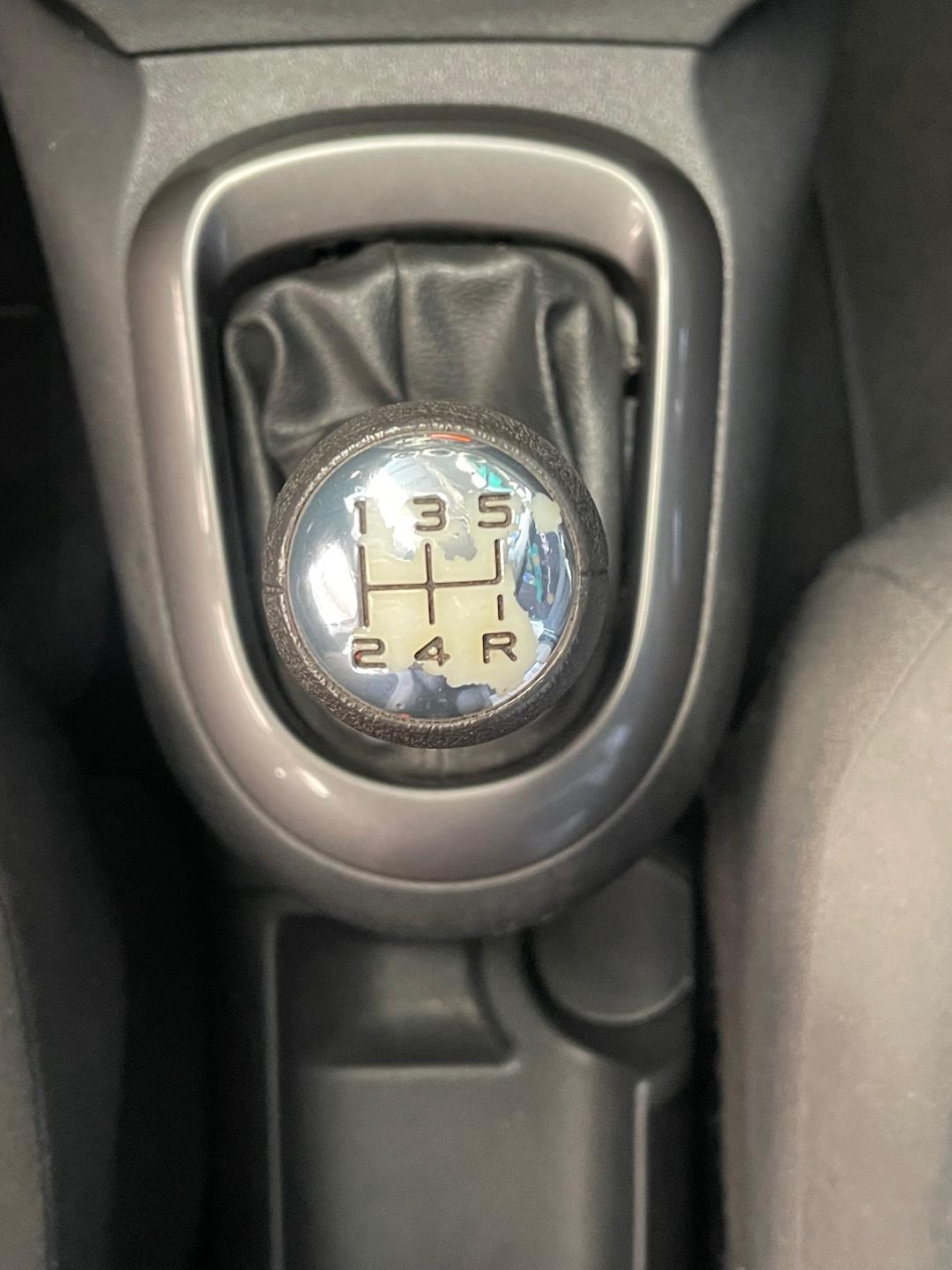 Foto numero 6 do veiculo Citroën C3 Mec. 1.5 TENDANCE - Prata - 2012/2013