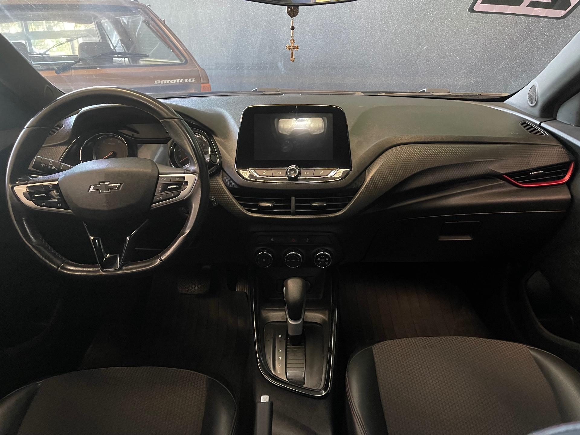 Foto numero 3 do veiculo Chevrolet Onix HEV/ 10TAT RS - Branca - 2021/2022
