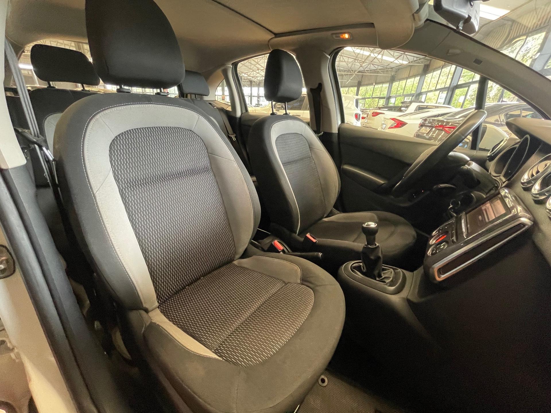 Foto numero 8 do veiculo Citroën C3 CITROEN /C3 90M TENDANCE - Branca - 2016/2017