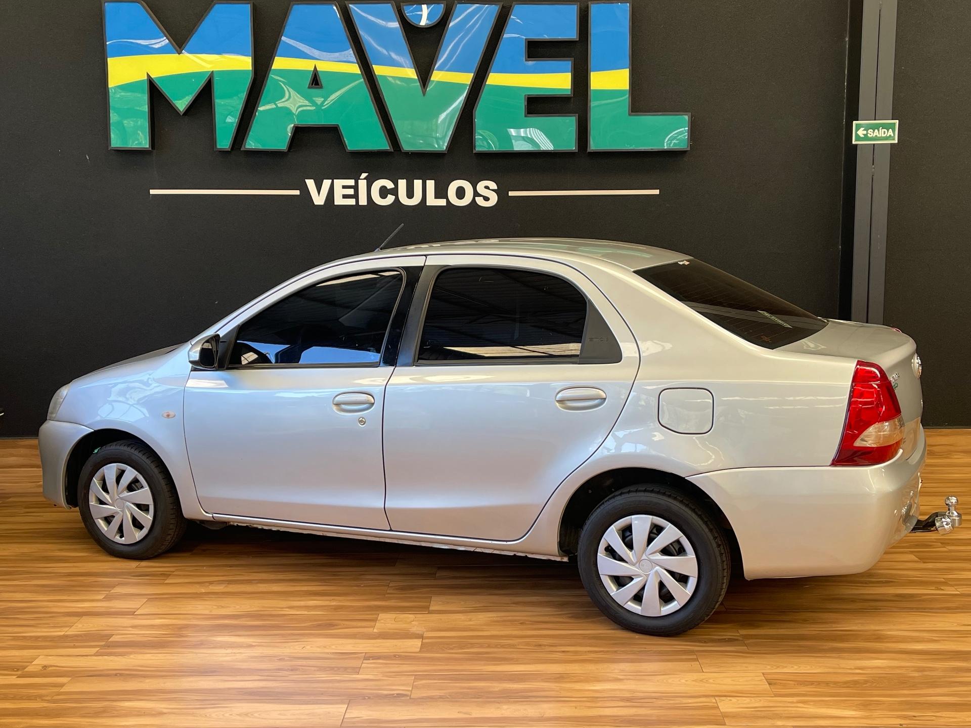 Foto numero 10 do veiculo Toyota Etios SD XS 15 MT - Prata - 2016/2017