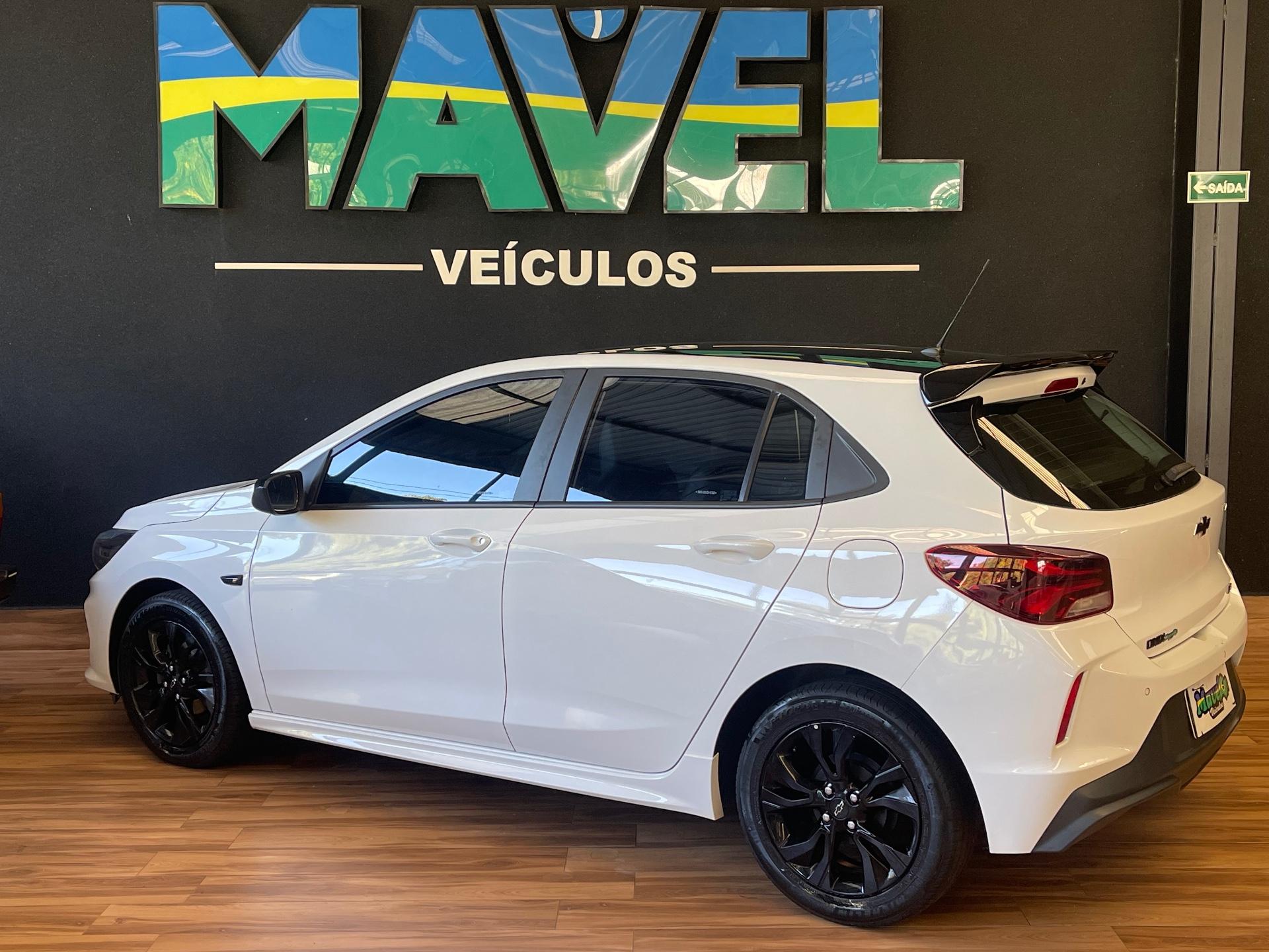 Foto numero 10 do veiculo Chevrolet Onix HEV/ 10TAT RS - Branca - 2021/2022