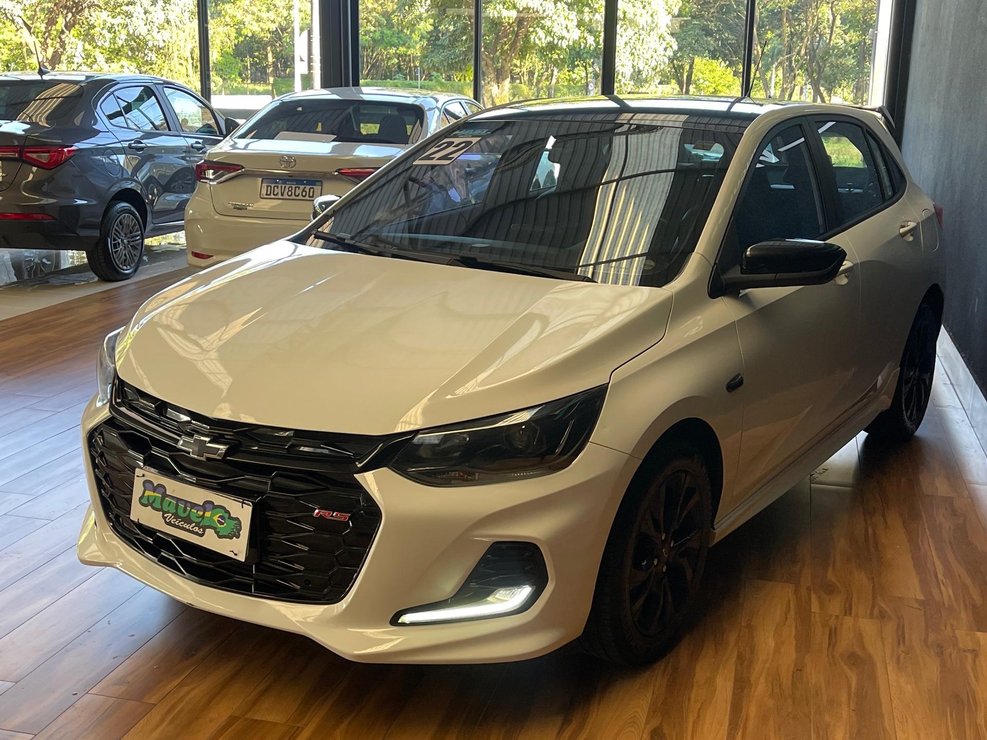 Foto numero 2 do veiculo Chevrolet Onix HEV/ 10TAT RS - Branca - 2021/2022