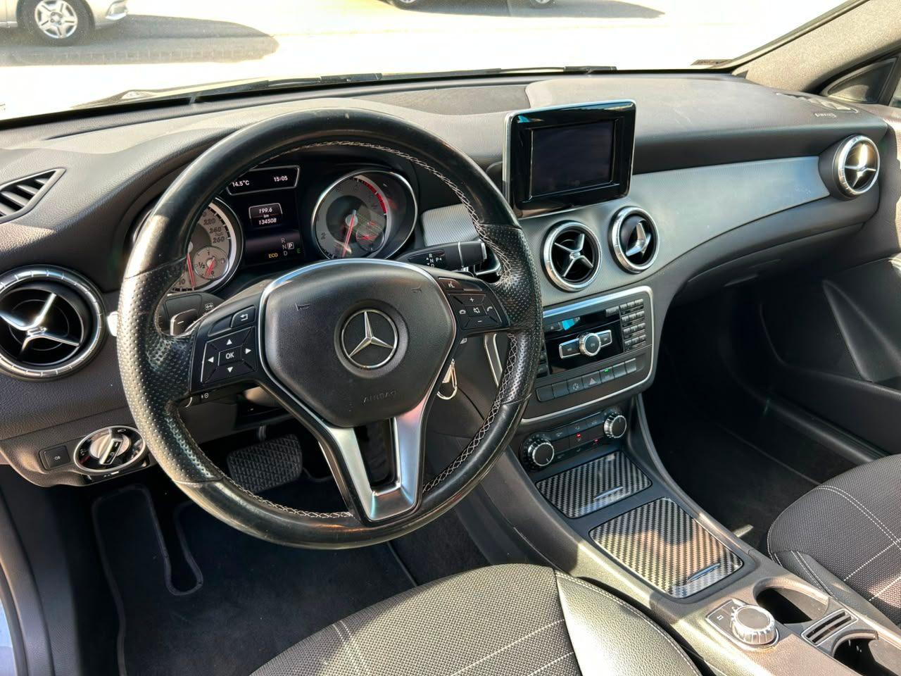 Mercedes-Benz Cla 200 Urban 1.6 TB 16V/Flex Aut. 2015