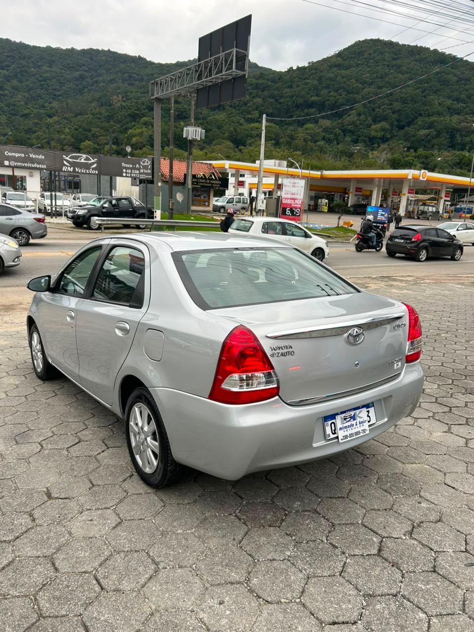 Toyota Etios XLS Sedan 1.5 Flex 16V 4p Aut. 2017