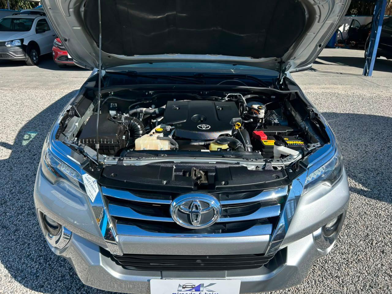 Toyota Hilux SW4 SRX 4x4 2.8 TDI 16V Dies. Aut. 2017